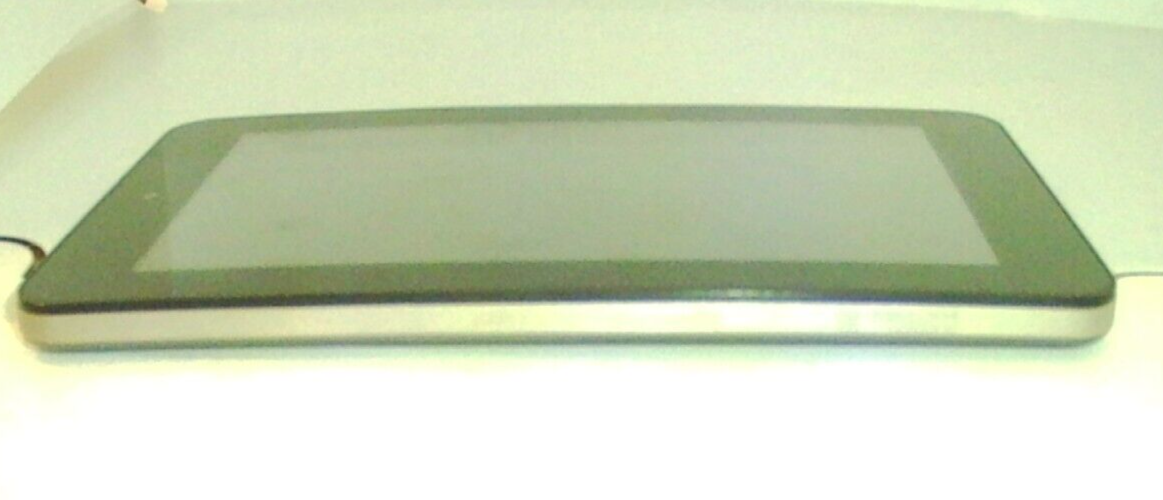 HP Slate 7 - Tablet Bundle - 32GB - Earphones - Charger - Cable.  BUNDLE