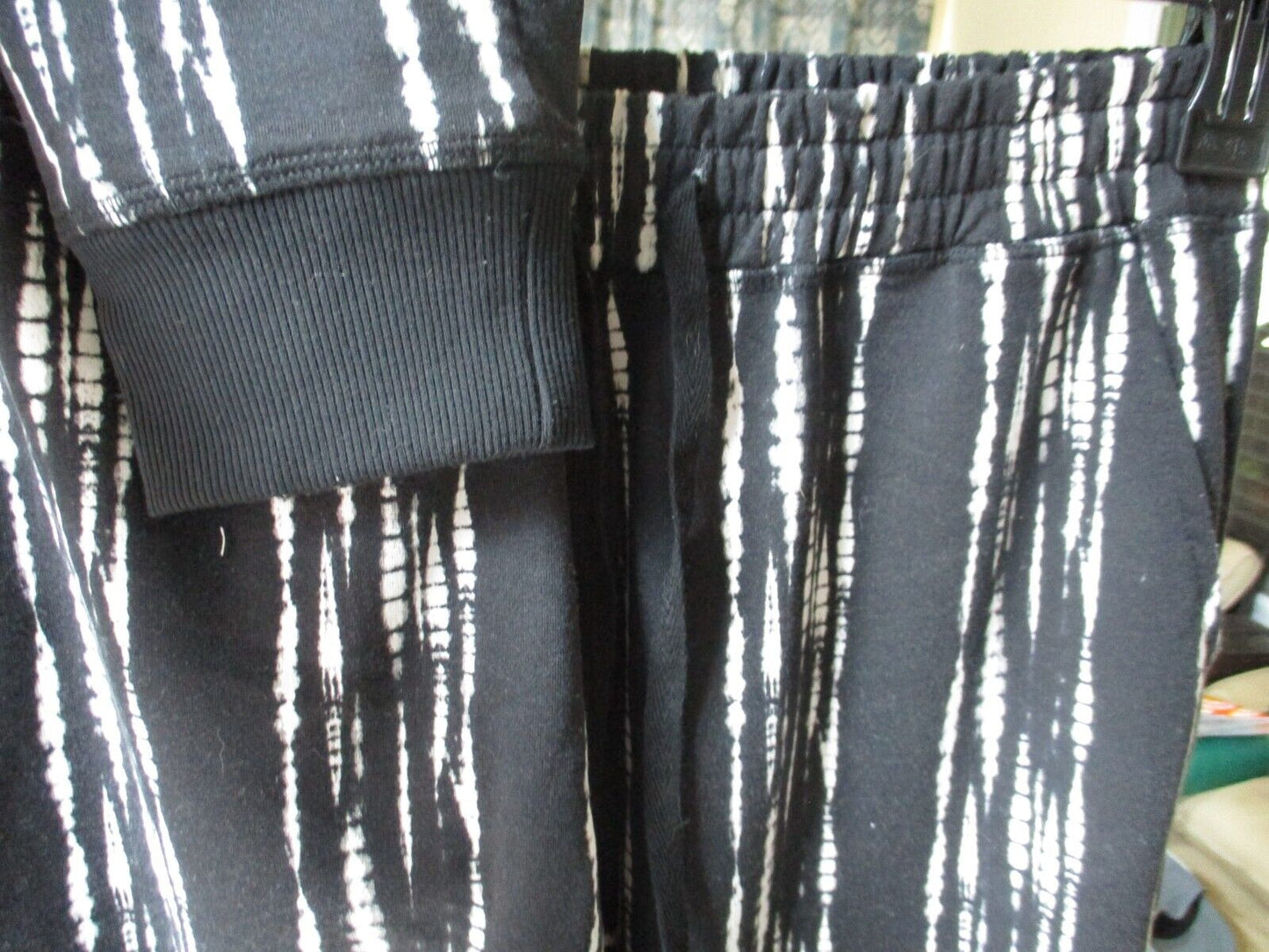 LuLaRoe Jax NWOT SMALL Black White Gray Joggers Sweatpants