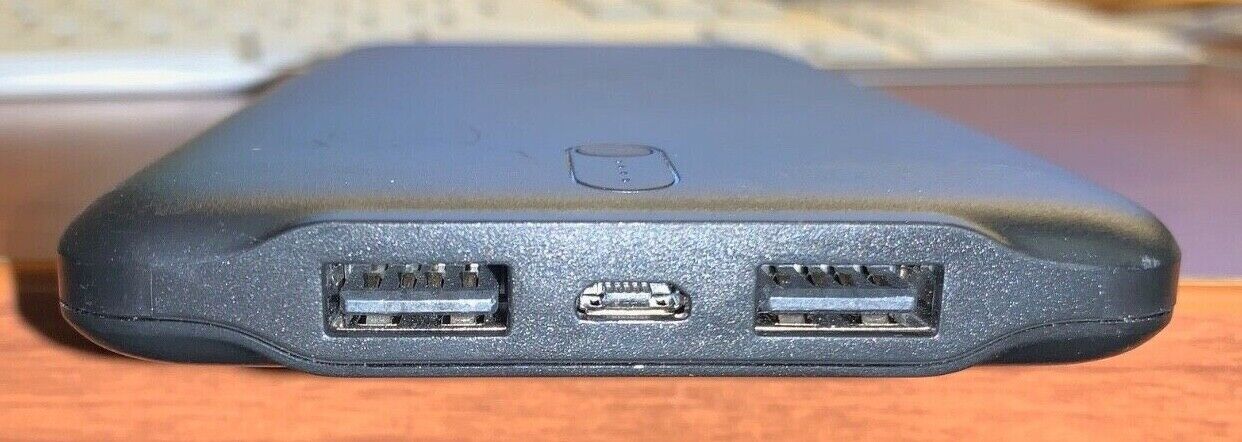 ENEGON PB-10000 Dual Port Cellphone Charging Battery 10000 mAh 37W 2.1A -Used