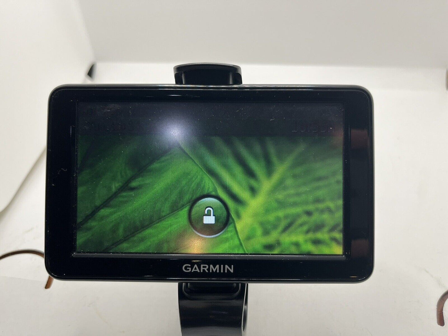 Garmin Nuvi 2555 Touchscreen GPS with US & Canada 2024 Maps & 32GB BUNDLE