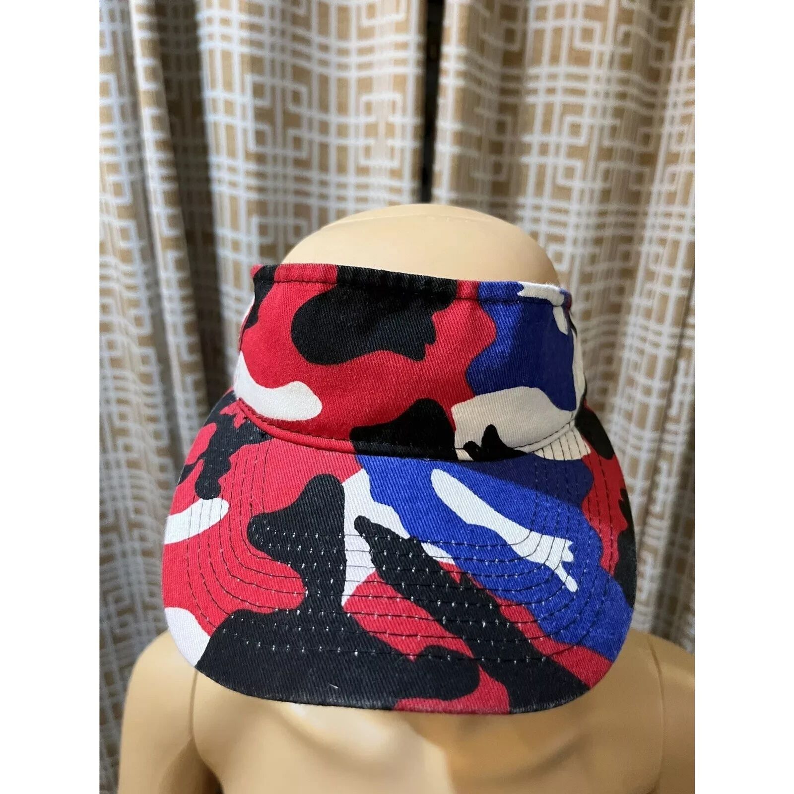 CamoSport Sun Visor Red White Blue Black Pattern - Adjustable - Brand New .