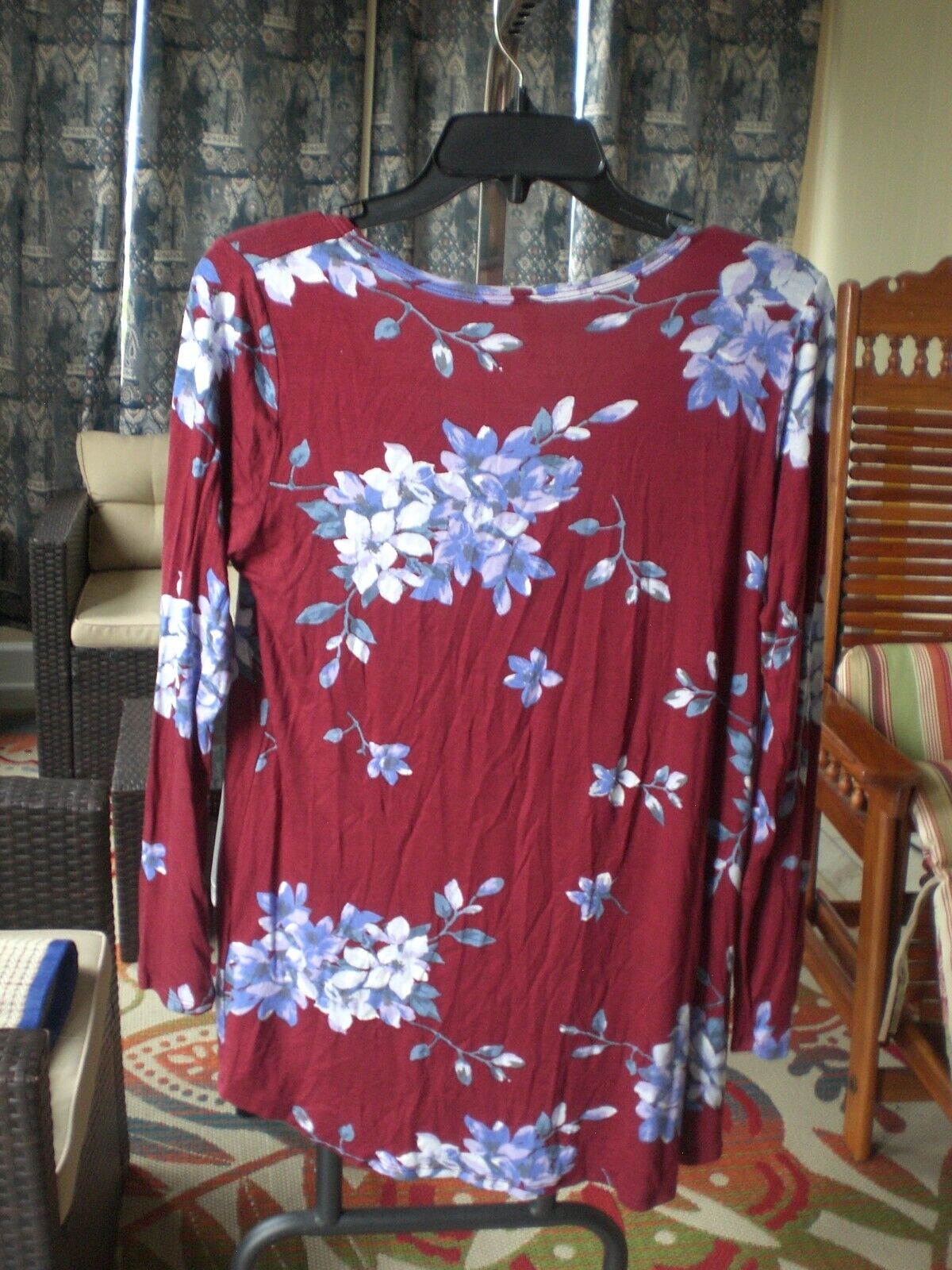 NWT LuLaRoe SMALLFloral Burgundy Lynnae Shirt Top Blouse