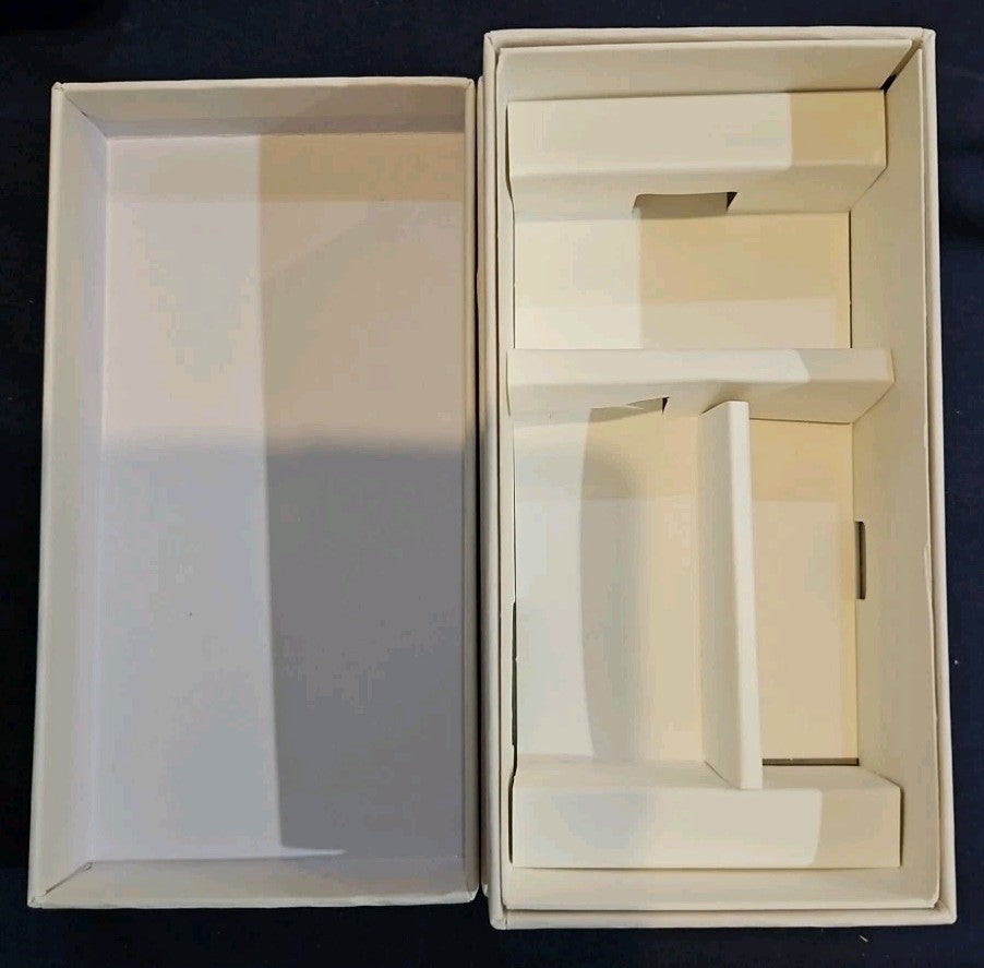 SAMSUNG GALAXY S6 edge BOX ONLY   (NO PHONE)