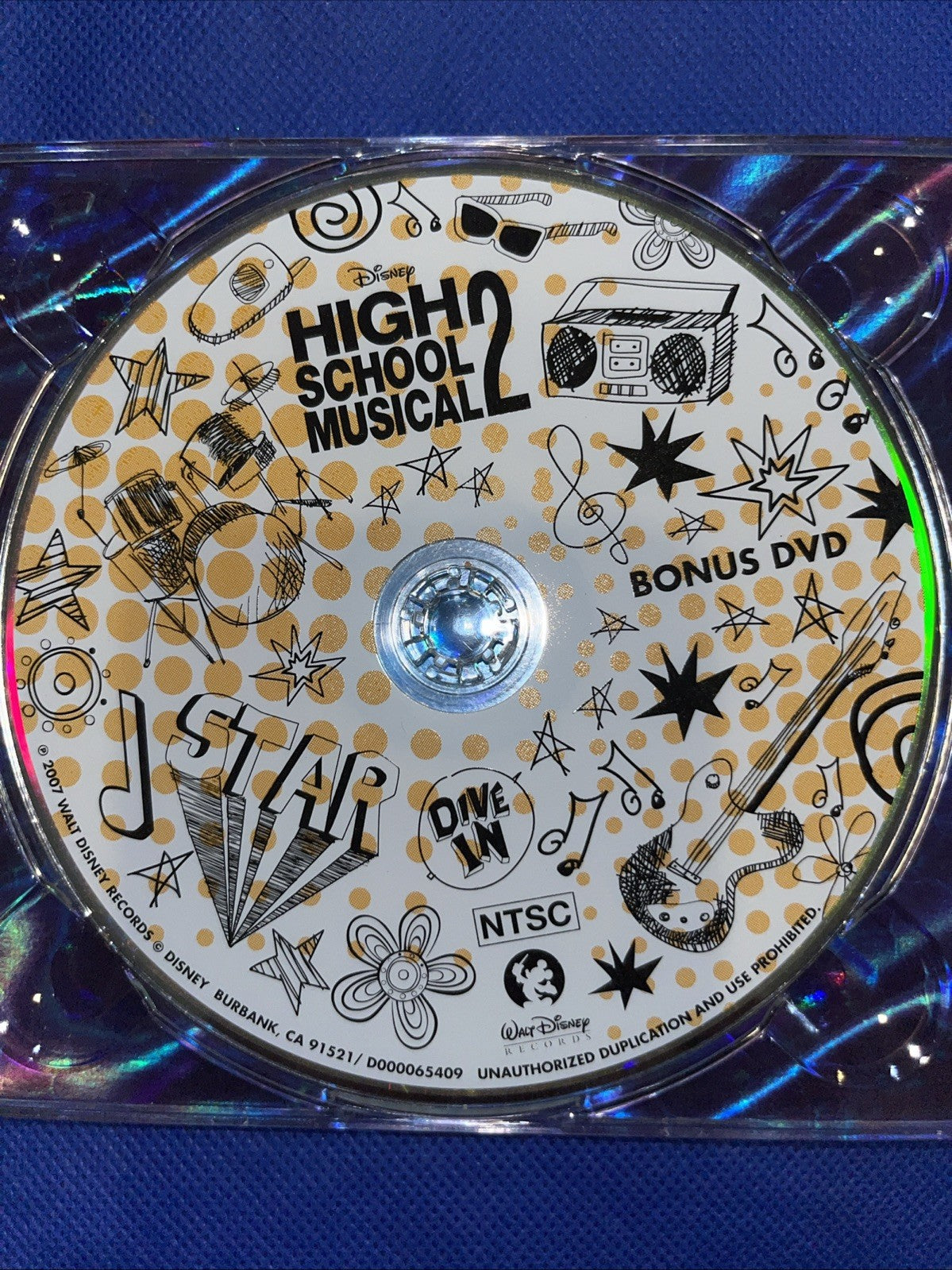 High School Musical 2 Audio CDw/ EXCLUSIVE DVD and Collectible Photos