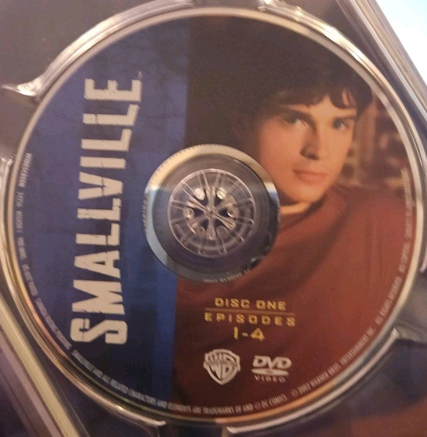 Smallville - Season 2 (DVD, 2004, 6-Disc Set)  Tested. Box Wear