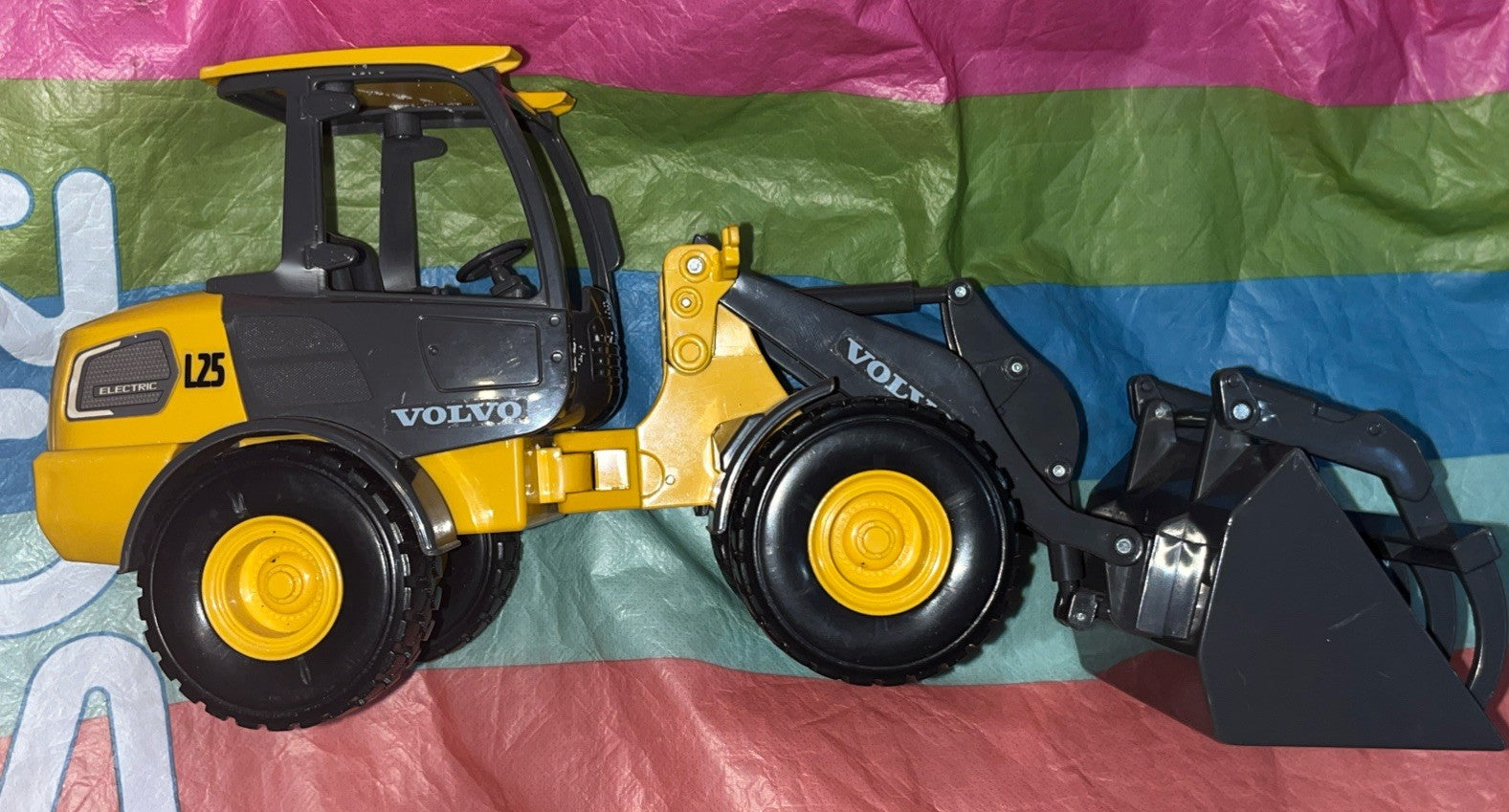 VOLVO ELECTRIC L25 FRONT END LOADER LOOSE PLASTIC NEW RAY NR1 ARTICULATED SCOOP.