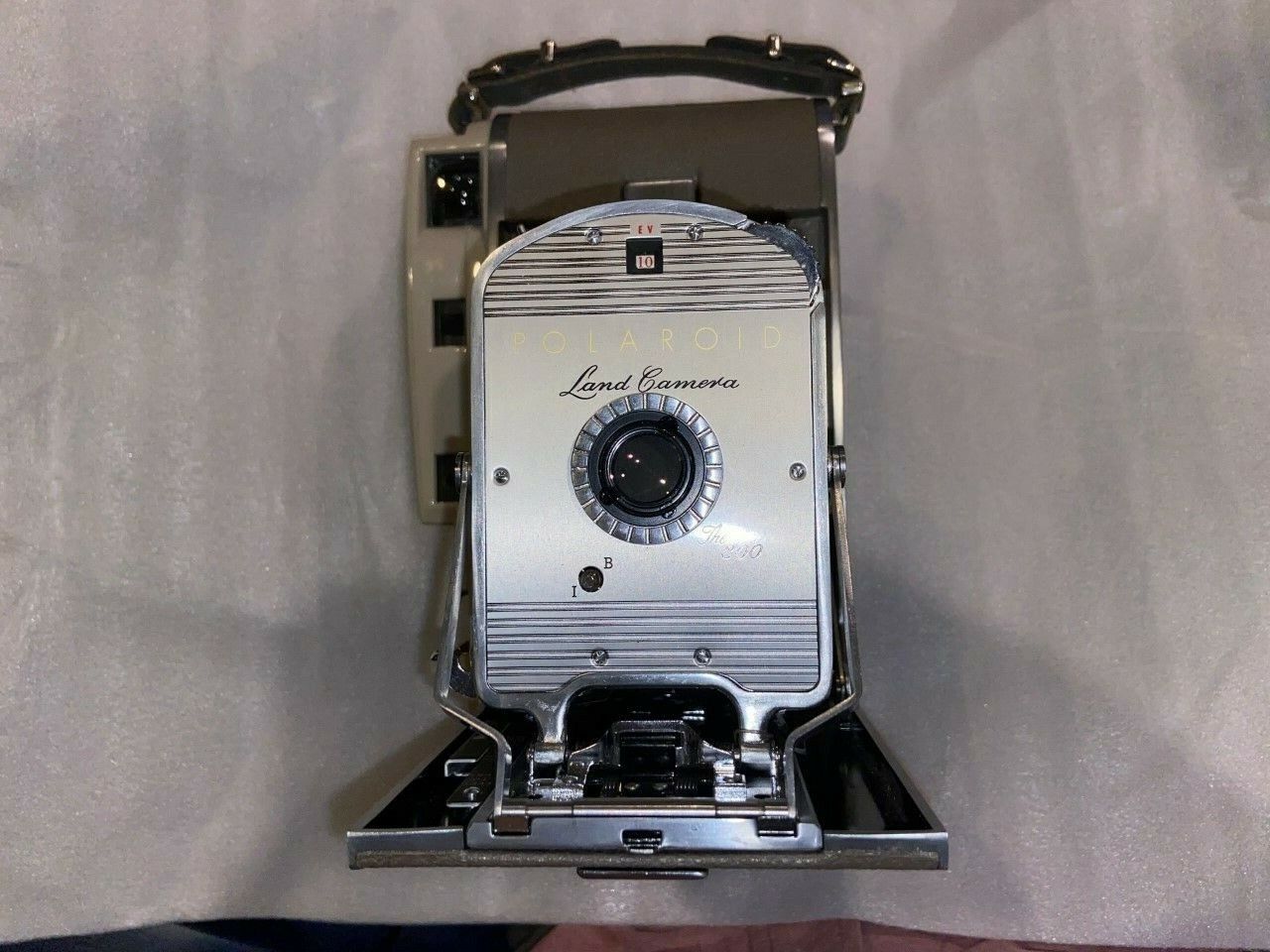 Polaroid 800 Vintage Camera - Not Tested - No Film