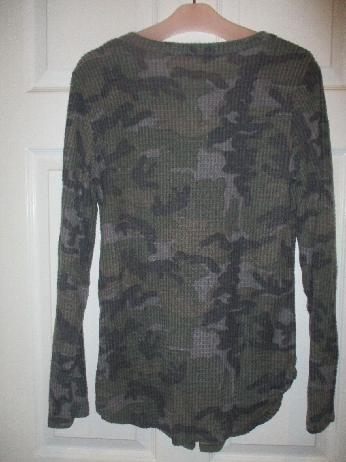 Twenty Ten Waffle Knit Camo Long Sleeve Top Small NEW