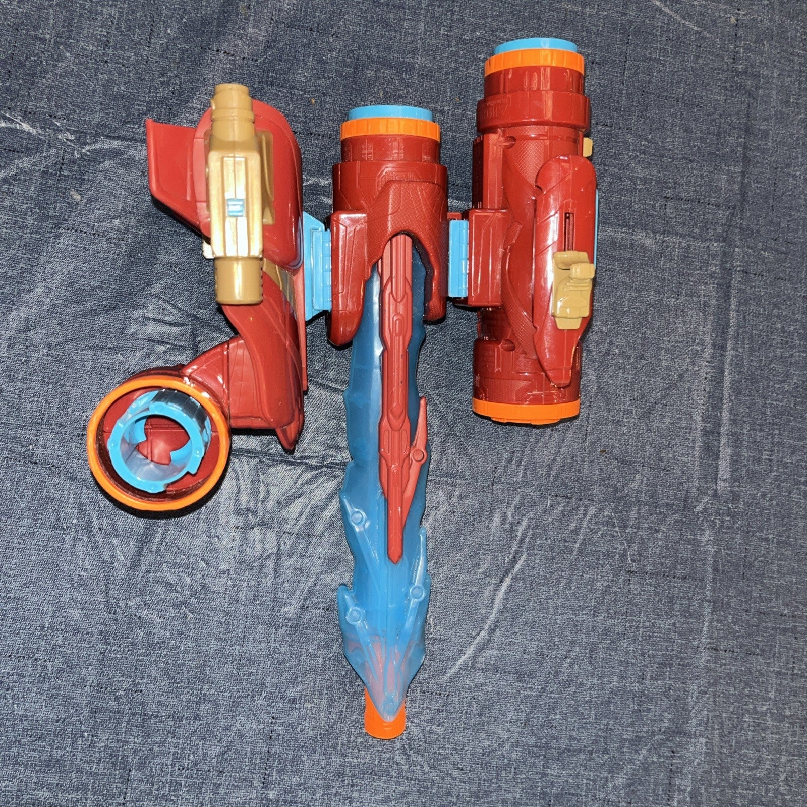 Marvel Avengers: Infinity War Nerf Iron Man Assembler Gear. 