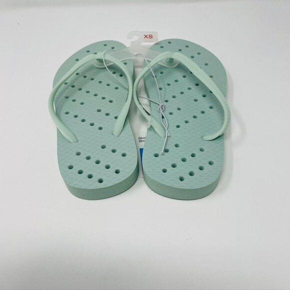 Room Essentials - Shower Shoes - Flip Flops - Extra Small - Seafoam Green