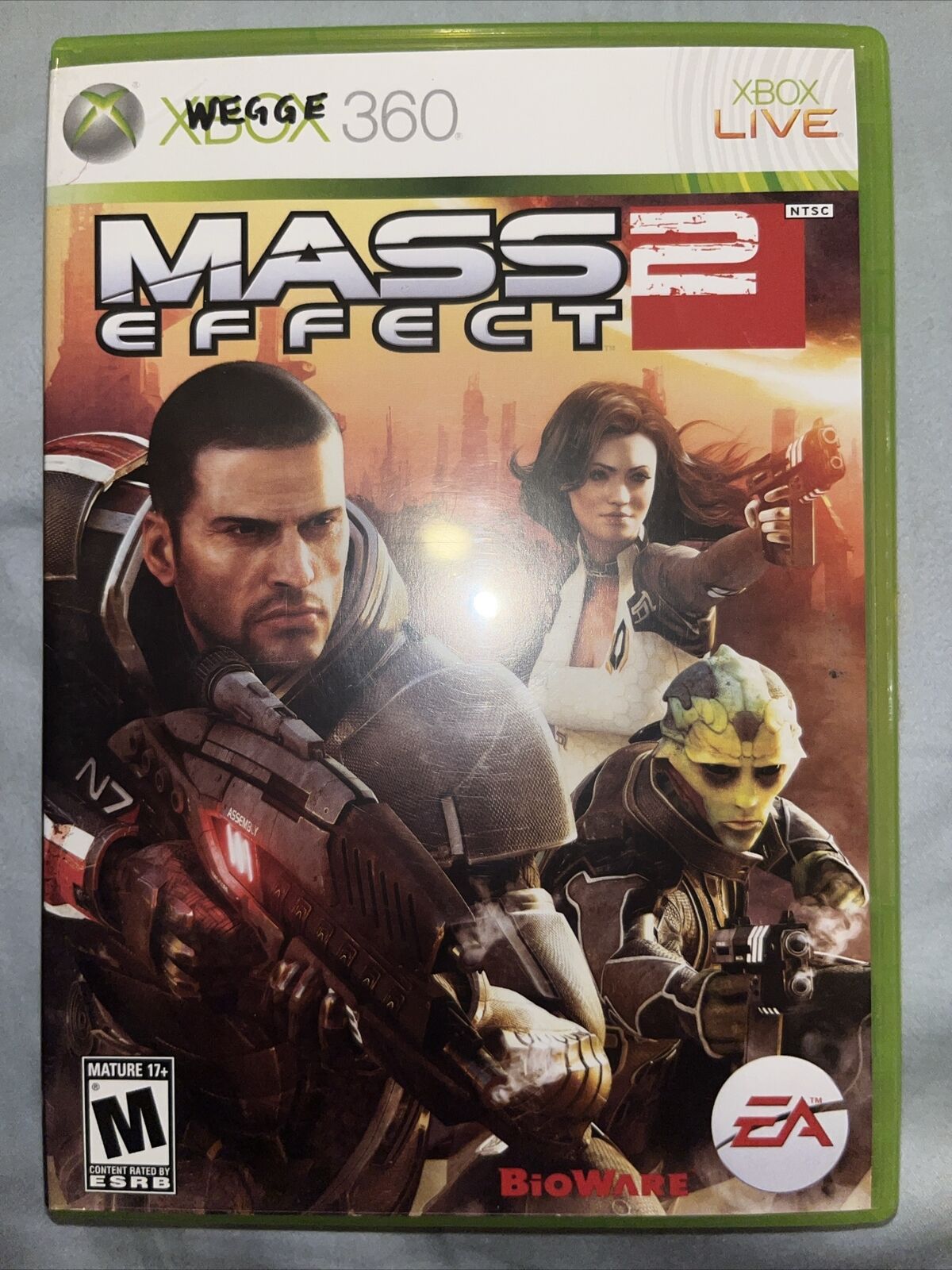 Mass Effect 2 (Microsoft Xbox 360, 2010) No Manual.  New Case And Pristine Discs