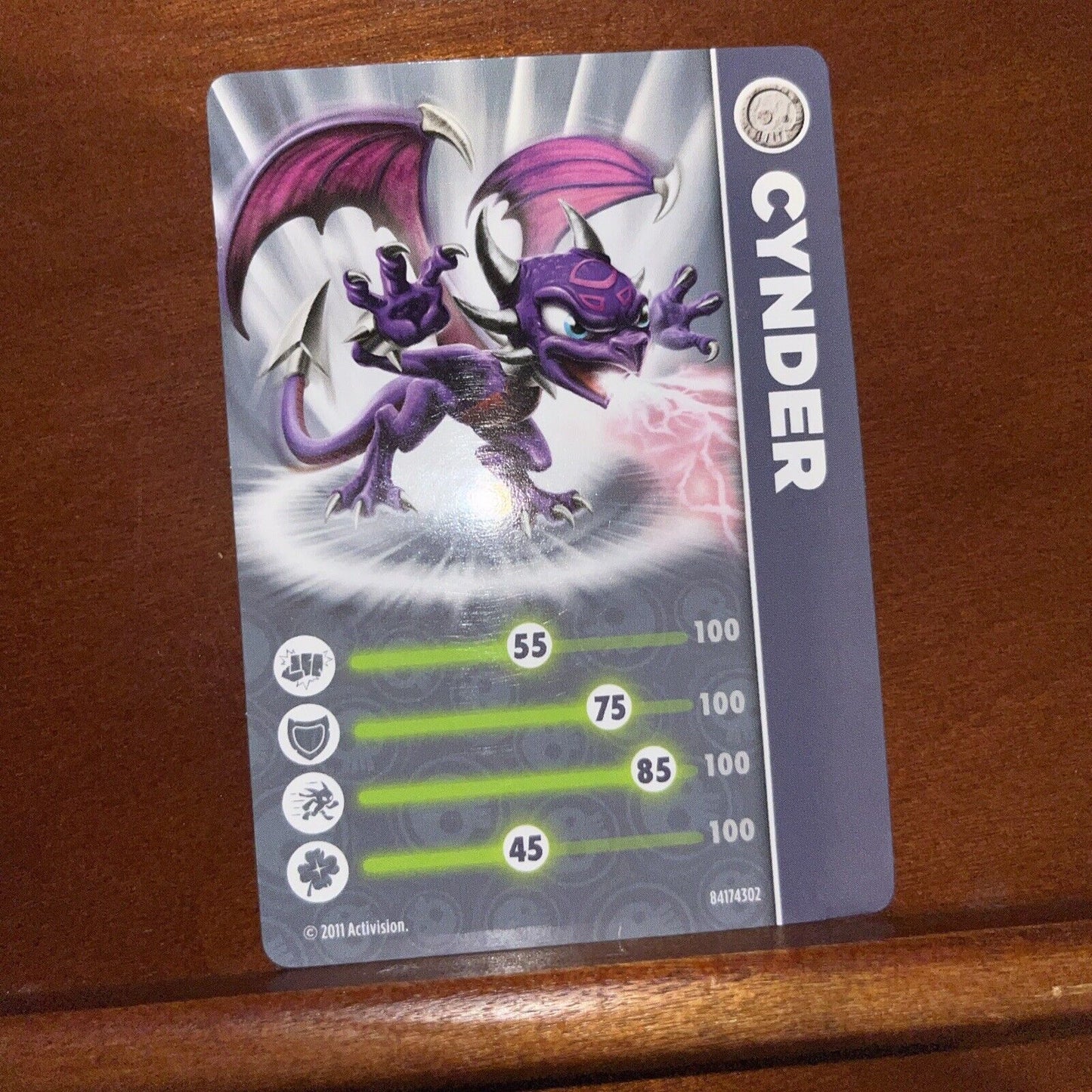 Skylanders Cynder With Stickers And Cards ￼