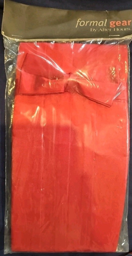 Red. Umberbund And Bow Tie