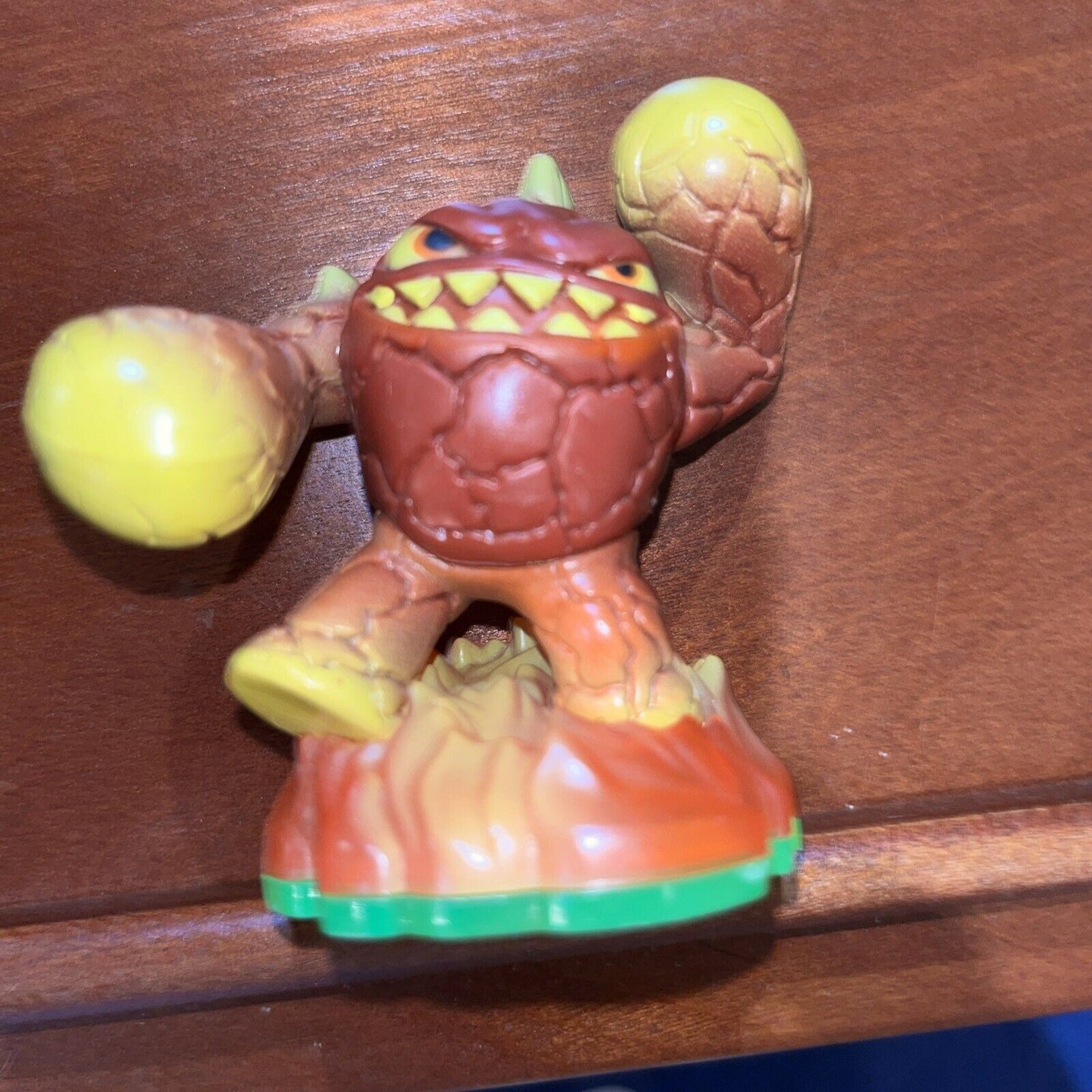 Skylanders Eruptor  With Cards ￼