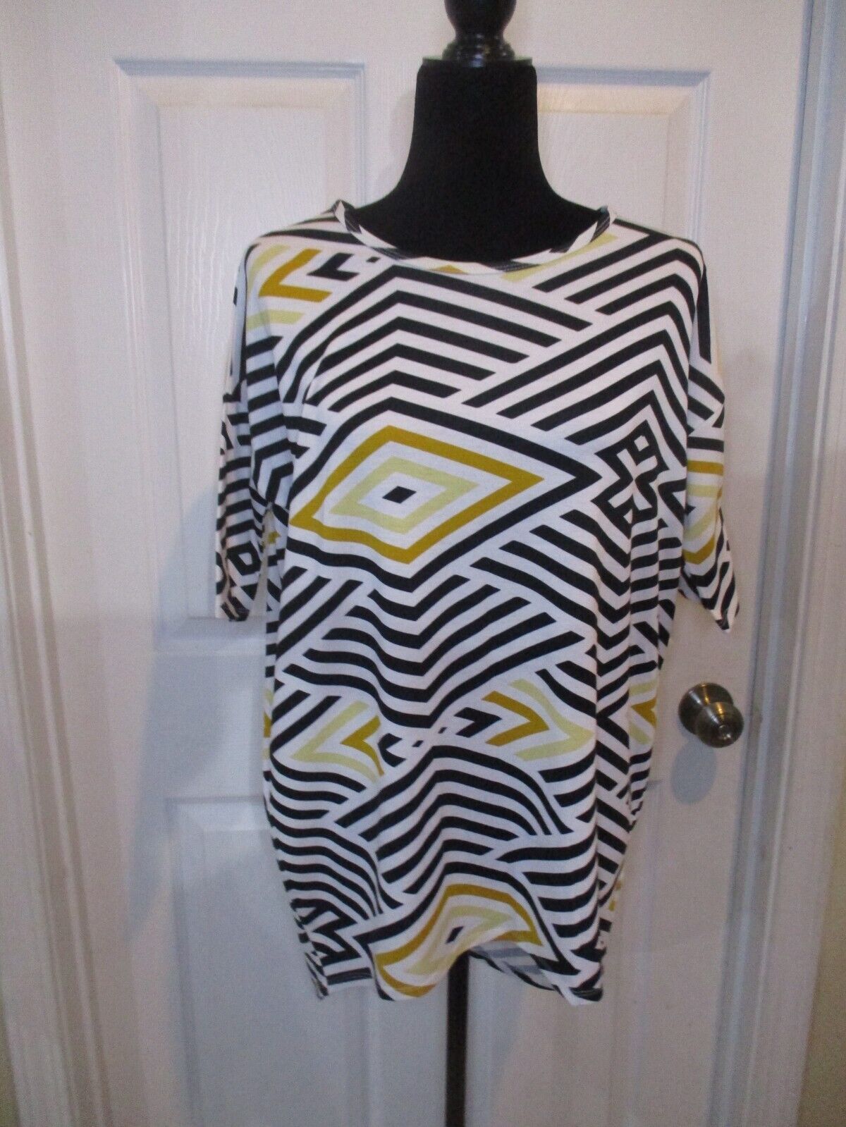 LuLaRoe Irma Black White Mustard Tunic Geometric XXS NWOT