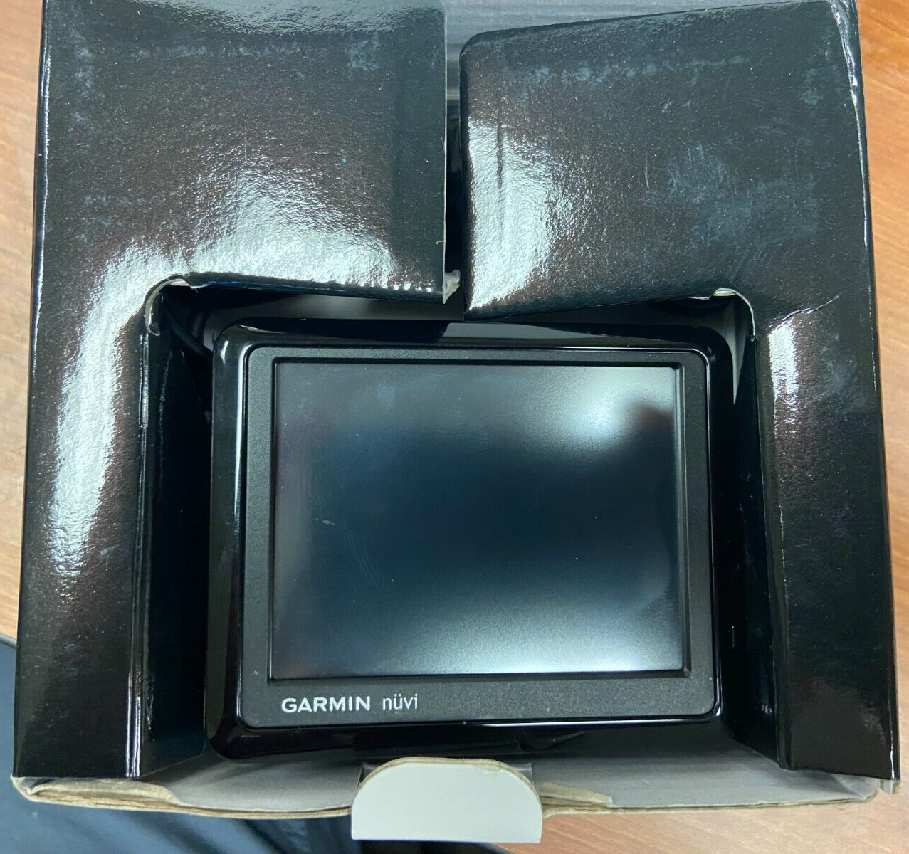 TomTom GO 730 - US & Canada Automotive Mountable GPS UNIT + Bundle