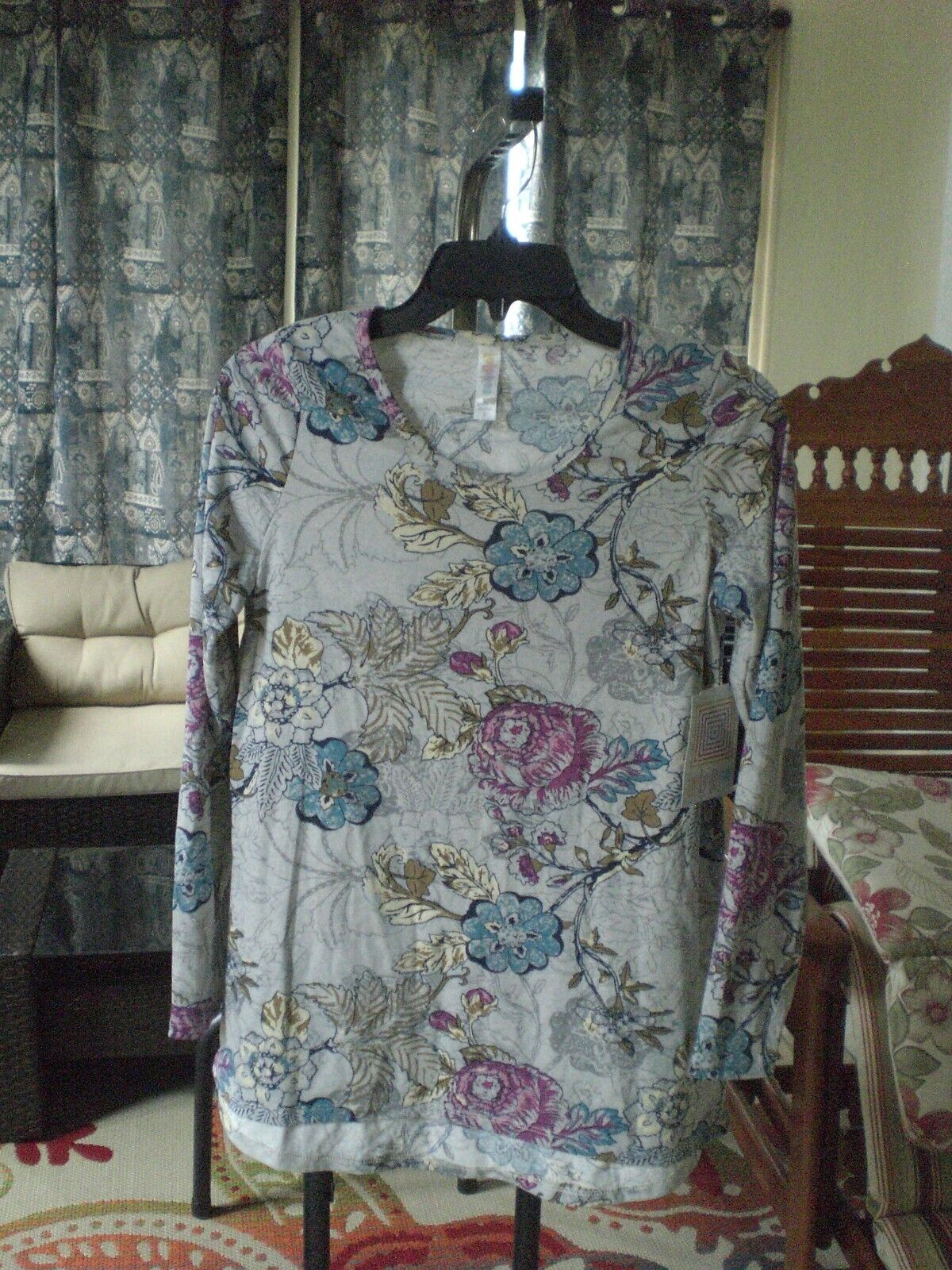 LuLaRoe Lynnae Shirt Top Blouse NWT Gray with Pink Blue Beige Floral SMALL