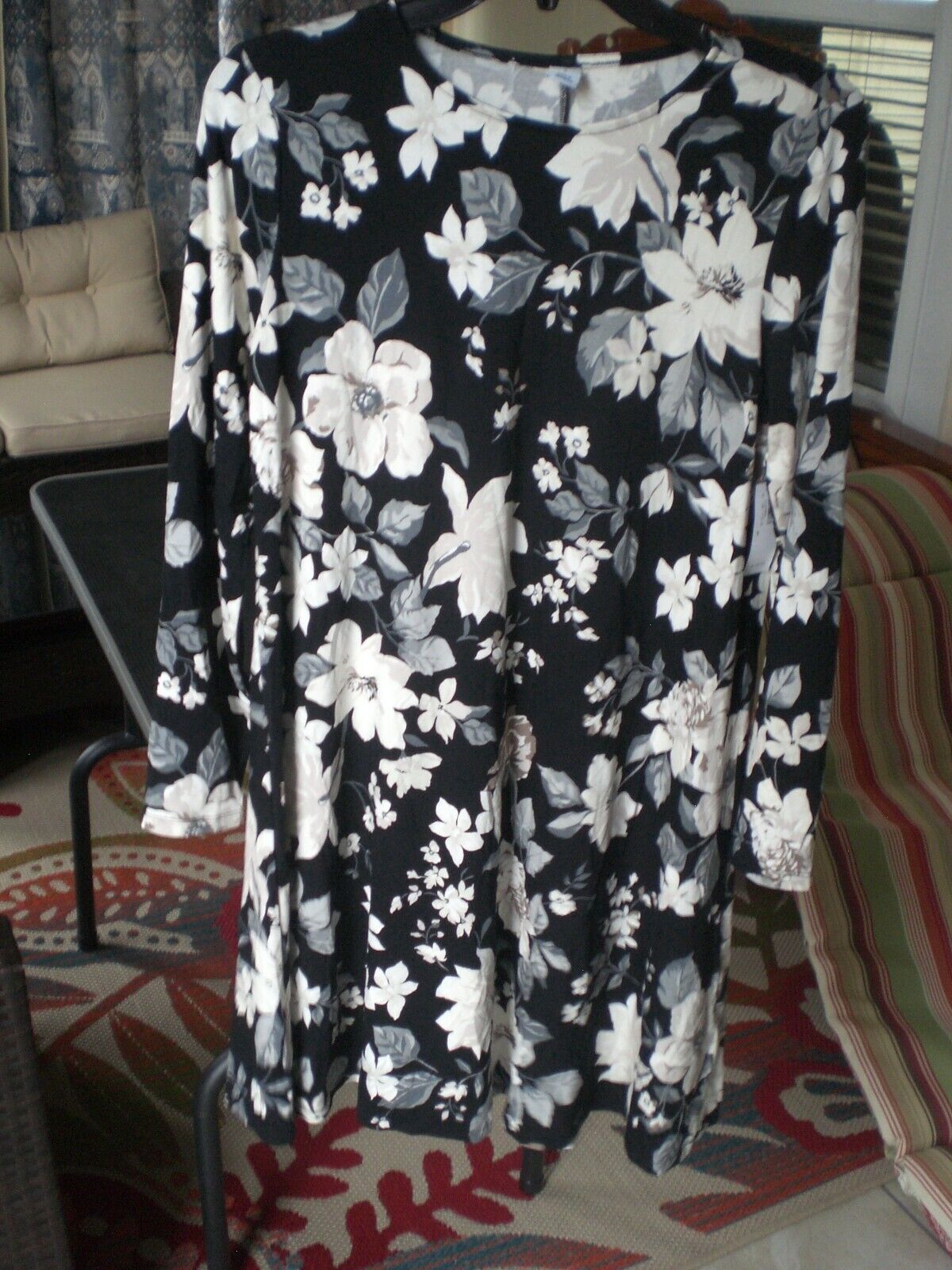 NWT Old Navy Black Floral Dress Small