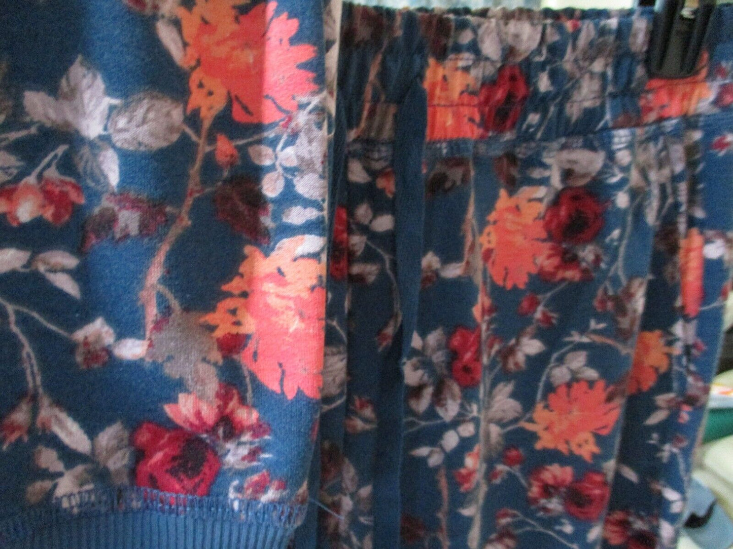 LuLaRoe NWOT Jax Small Cornflower Blue Pink Floral Joggers Sweatpants