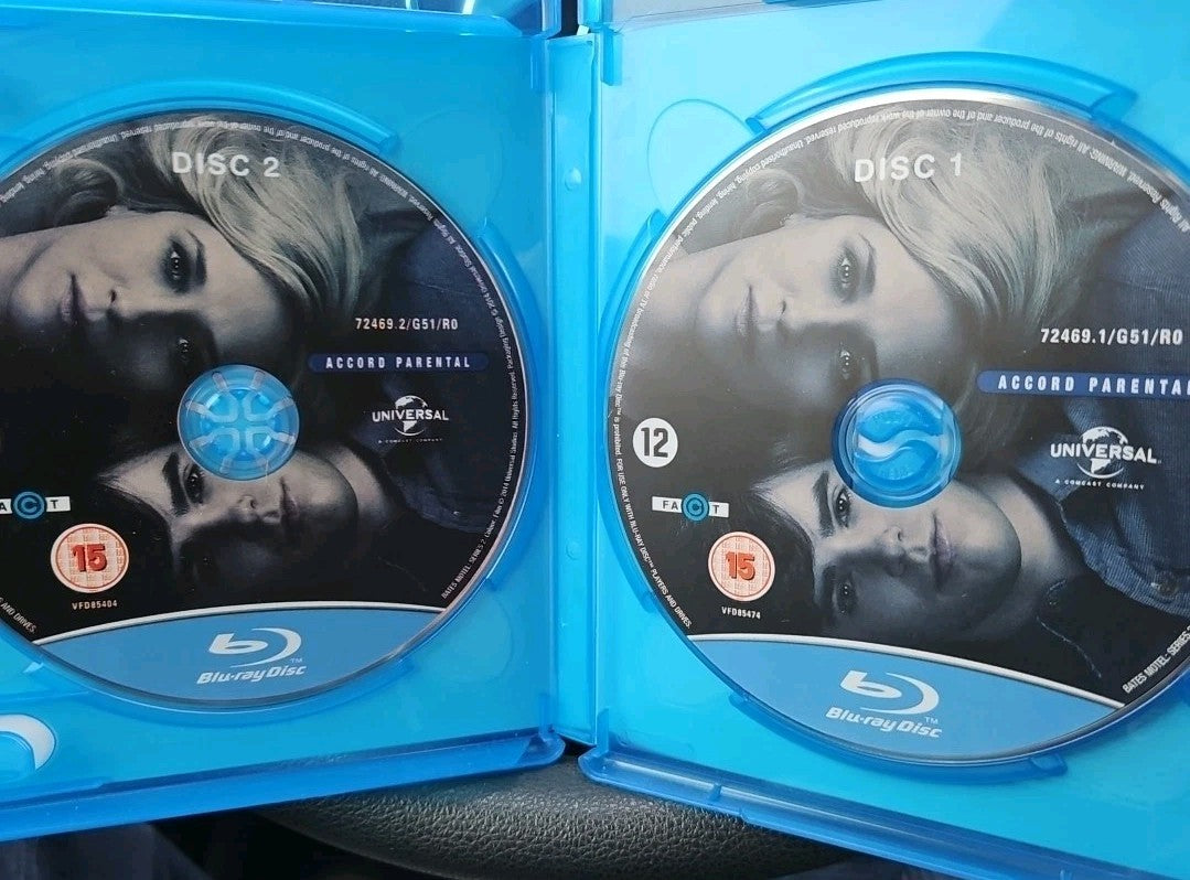 Bates Motel: Seasons One & Two (4-DISC BOX SET) [Blu-Ray] [Region Free] Tested