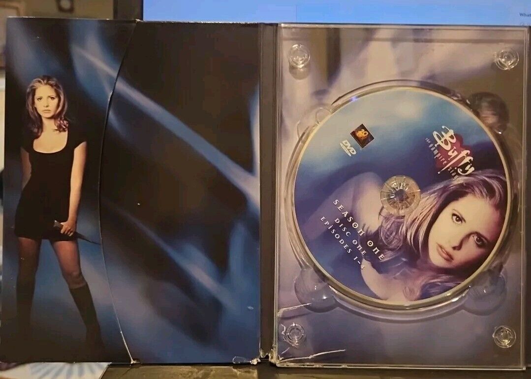 Buffy the Vampire Slayer: Season 1 (DVD, 1997) Cover Worn.  No Scratches. Tested