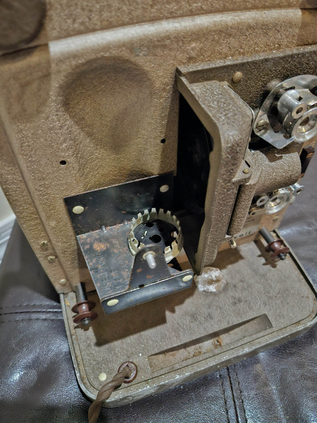 Vtg. Bell and Howell Reel to Reel 8mm Projector, Model 253AX, Tested