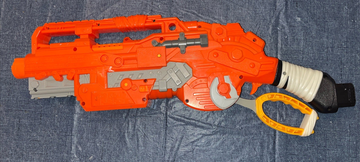Nerf Zombie Strike Scavenger w/Elite N-Strike + 2-Mags