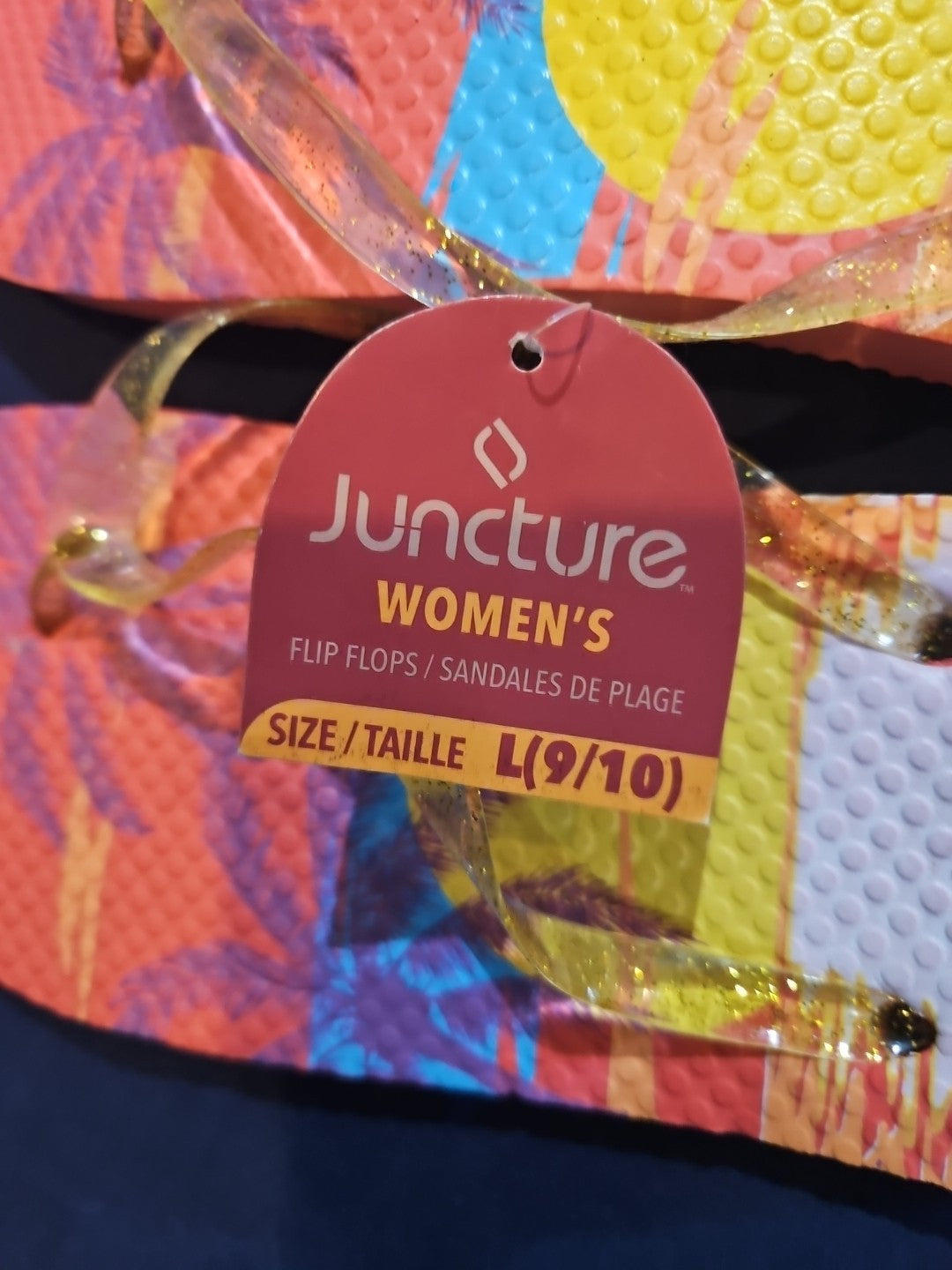 Women’s Flip Flops Size 9/10 - new