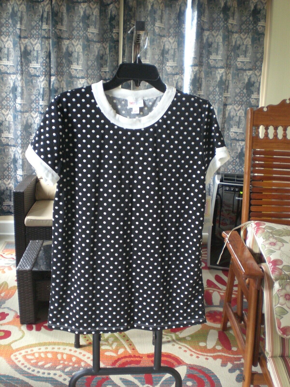 NWT LuLaRoe Black w/ White Dots Liv Top Shirt Blouse SMALL