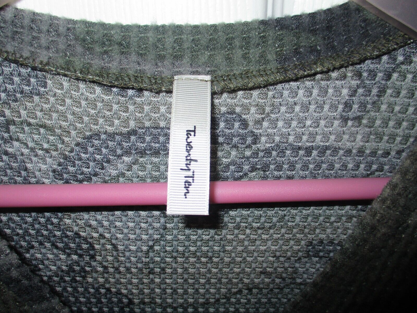 Twenty Ten Waffle Knit Camo Long Sleeve Top Small NEW