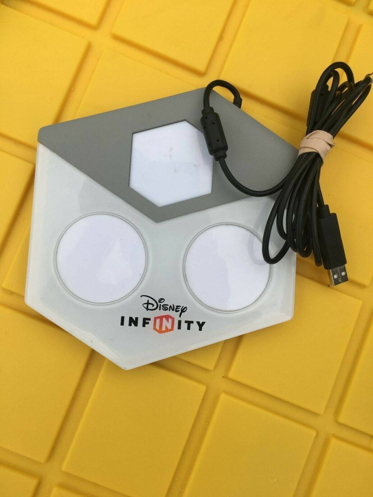 Disney Infinity v9.09 Model INF-8032385 (Used)