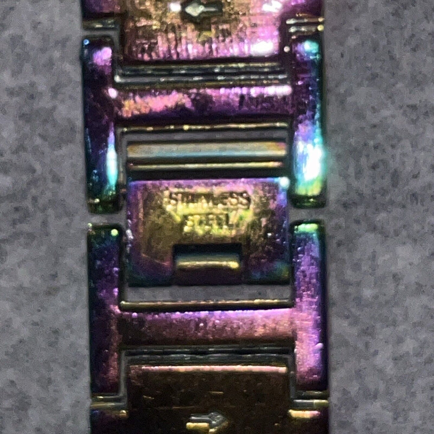Iridescent Stainless Steel Apple Watch Band 38/40/41 Series 4,5,6,7,8,9 & SE