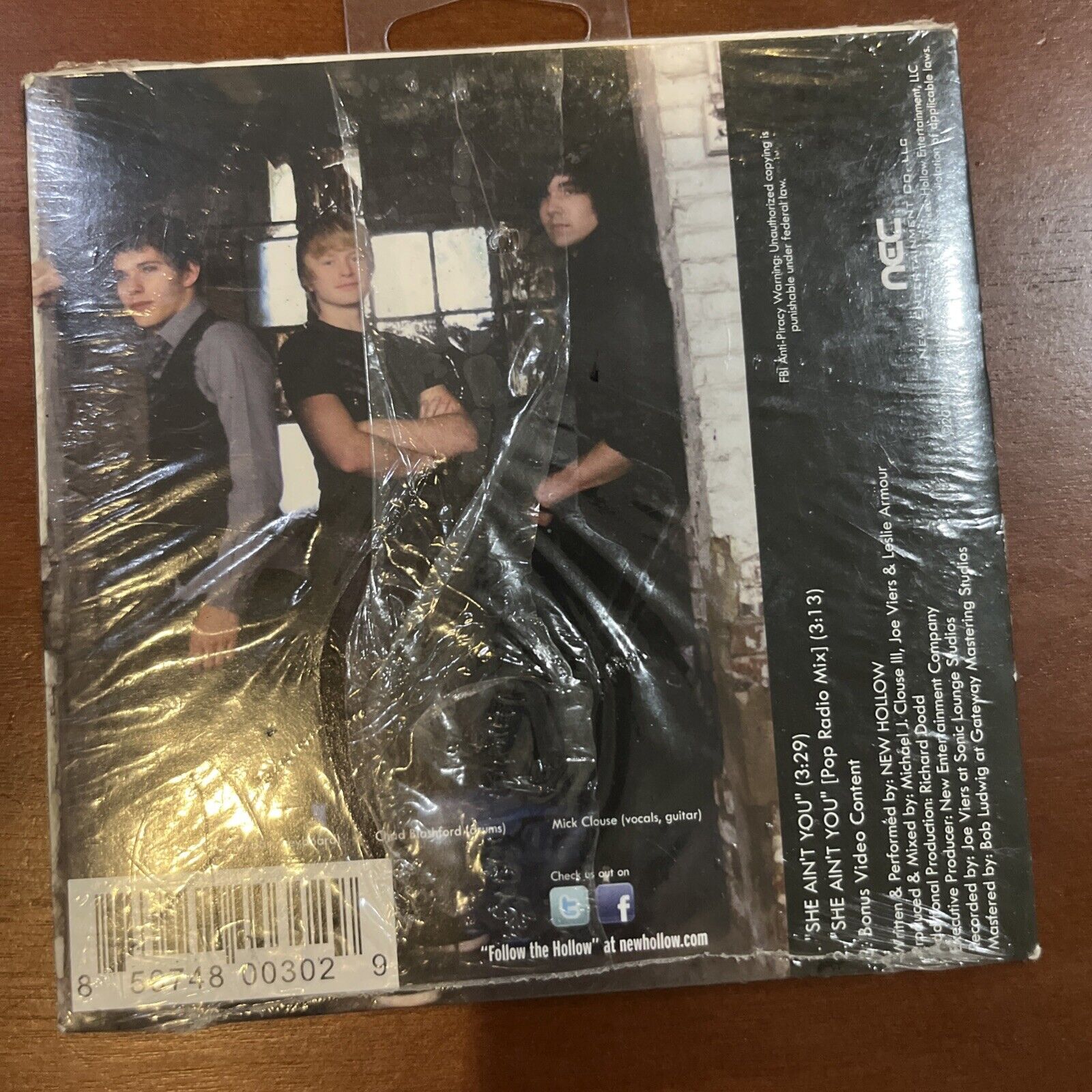 She Ain’t You - New Hollow (CD) New