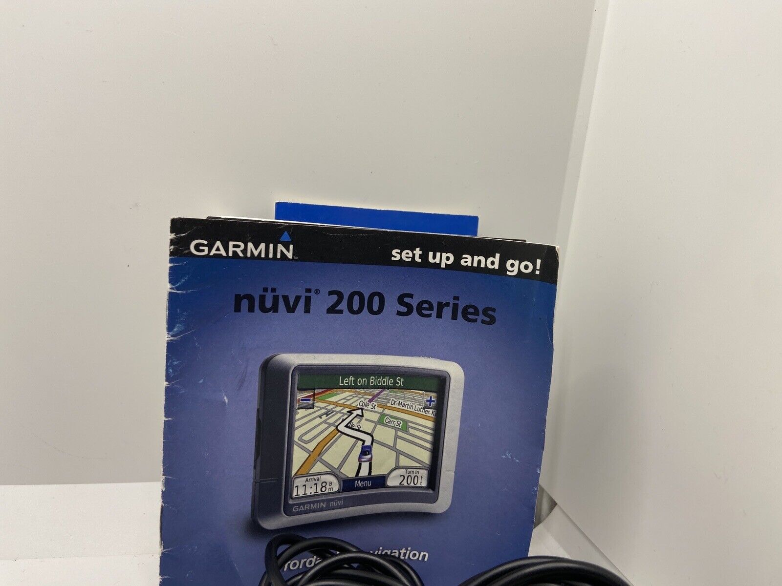 Garmin nüvi 200 Automotive Mountable GPS With 32GBSD, Cable, Manual