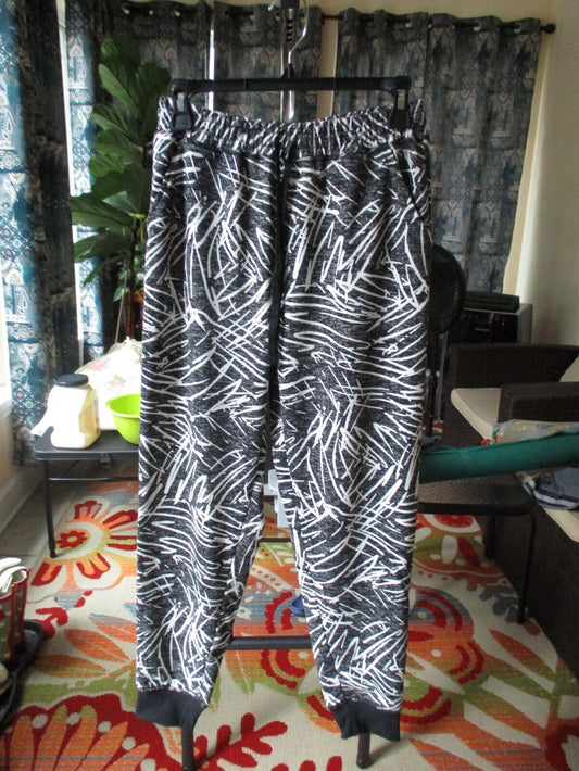 LuLaRoe Jax Small NWOT Black Gray White Joggers Sweatpants