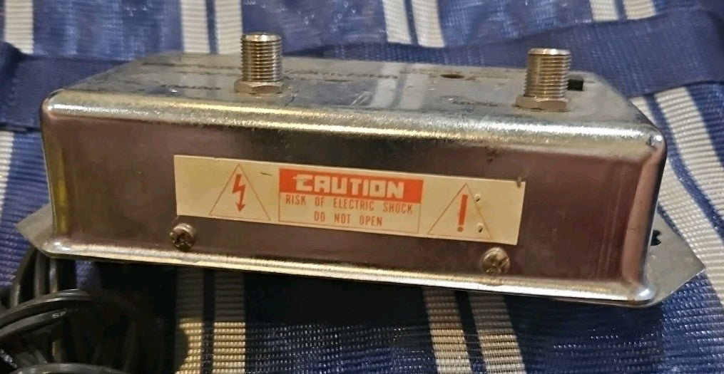 Archer UHF/VHF/FM Amplifier 117VAC 60Hz 3.6W Model 15-1113A