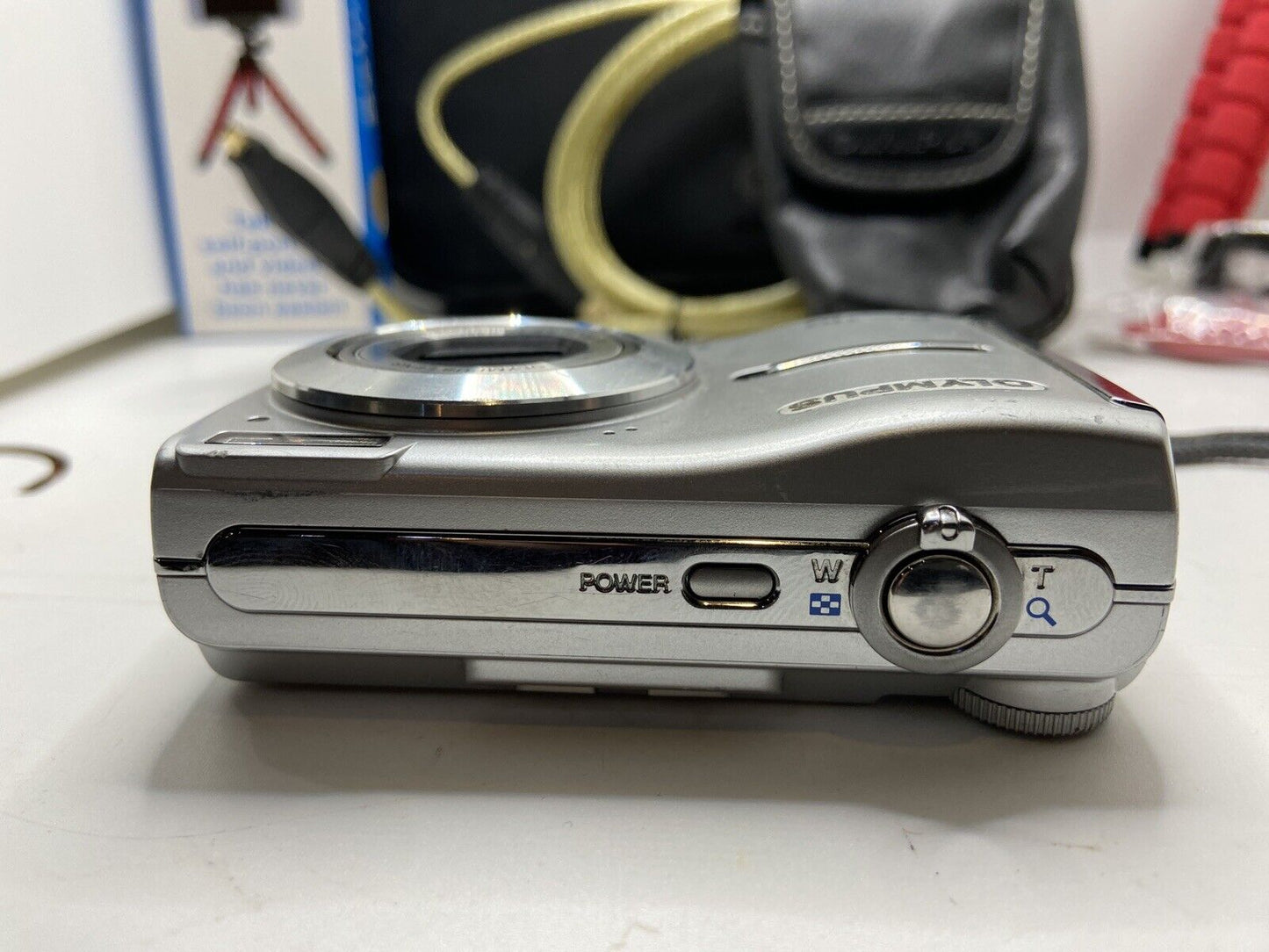 Olympus FE-310 8.0MP w/Cases, Tripod, USB Cable, Phone Shutter Remote BUNDLE