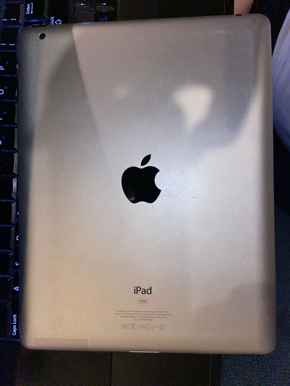Apple iPad 2 16GB, Wi-Fi, 9.7in - White - !! For Pars Only !!