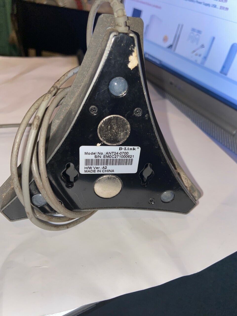 D-Link ANT24-0700 2.4 GHz Omni-Directional 7 dBi Indoor Antenna Pair (2 Antenna)