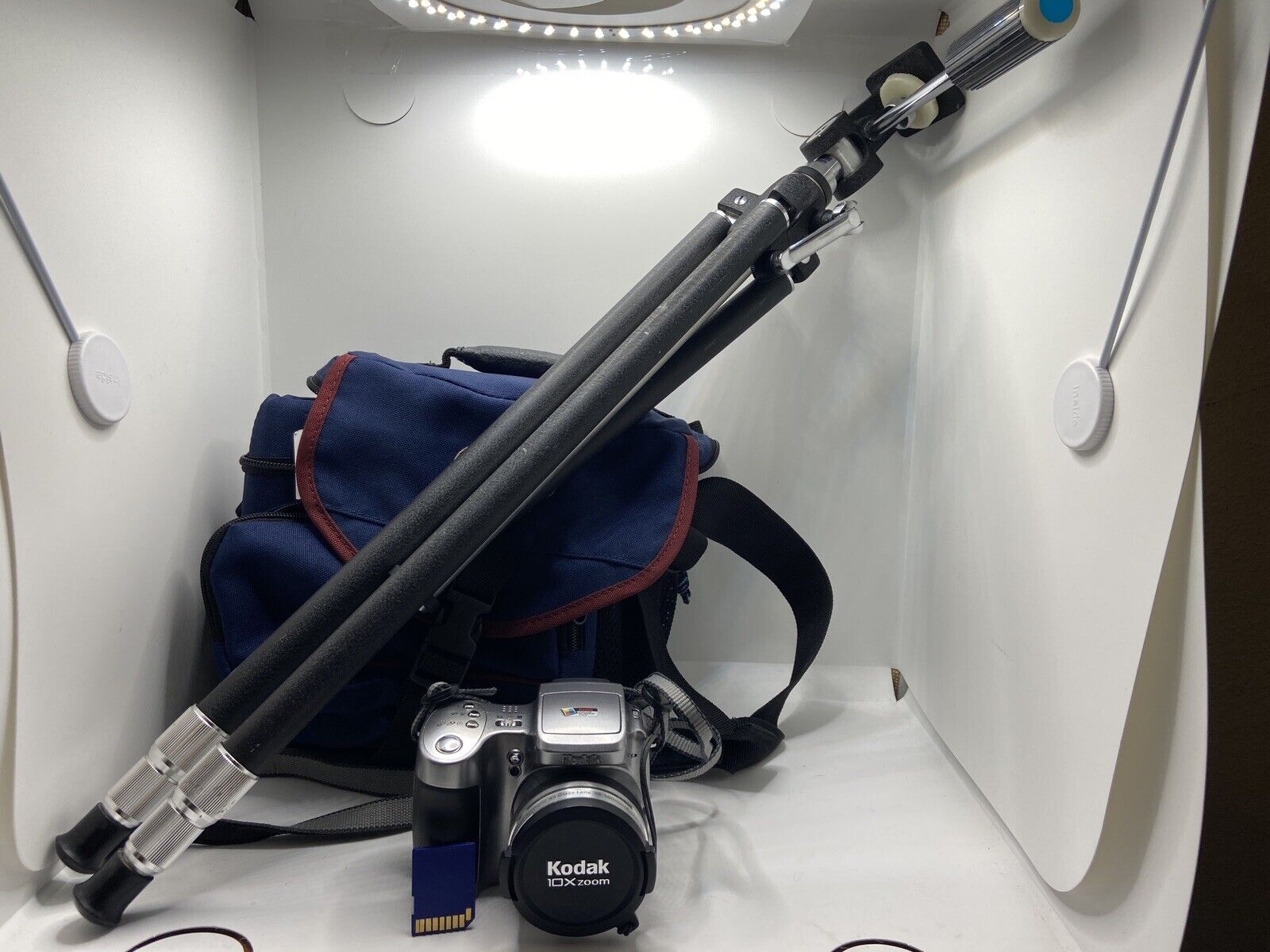 Kodak EasyShare Z740 5.0MP Digital Camera w/Lowepro Case, Tripod, 128MB SD Card