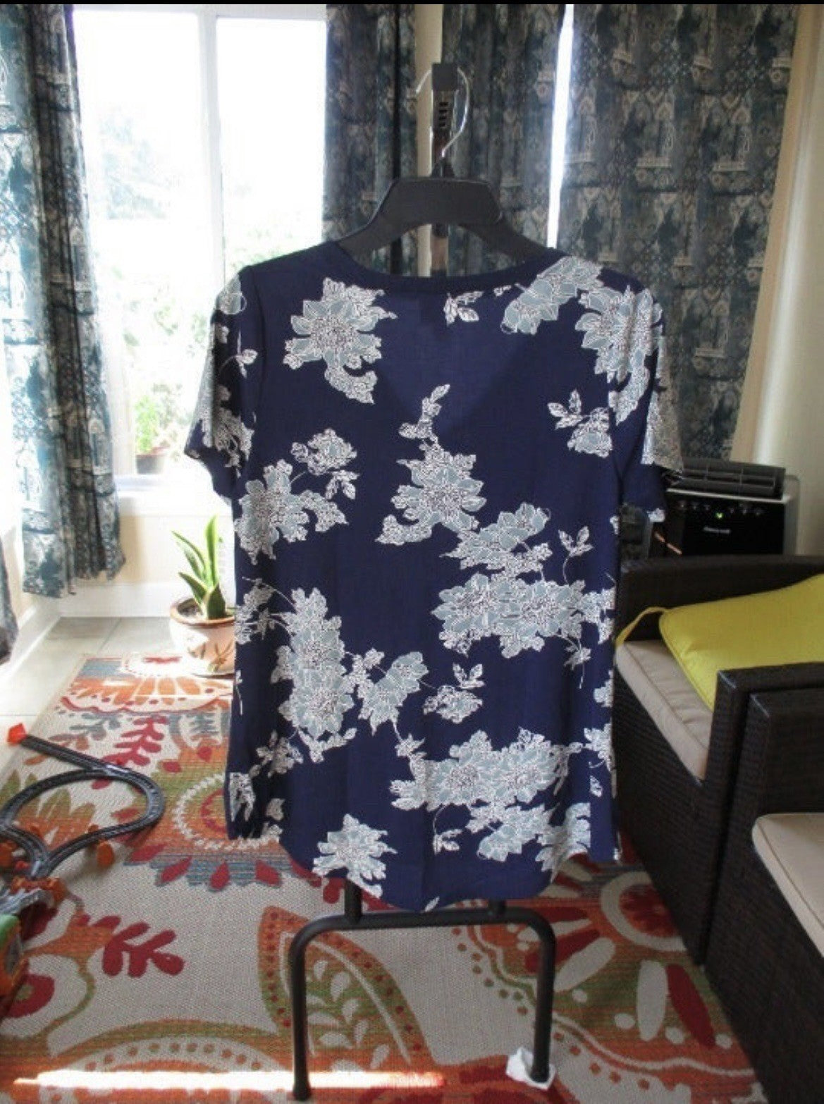 NWT LuLaRoe Christy V-neck Navy Floral Top Shirt Blouse SMALL