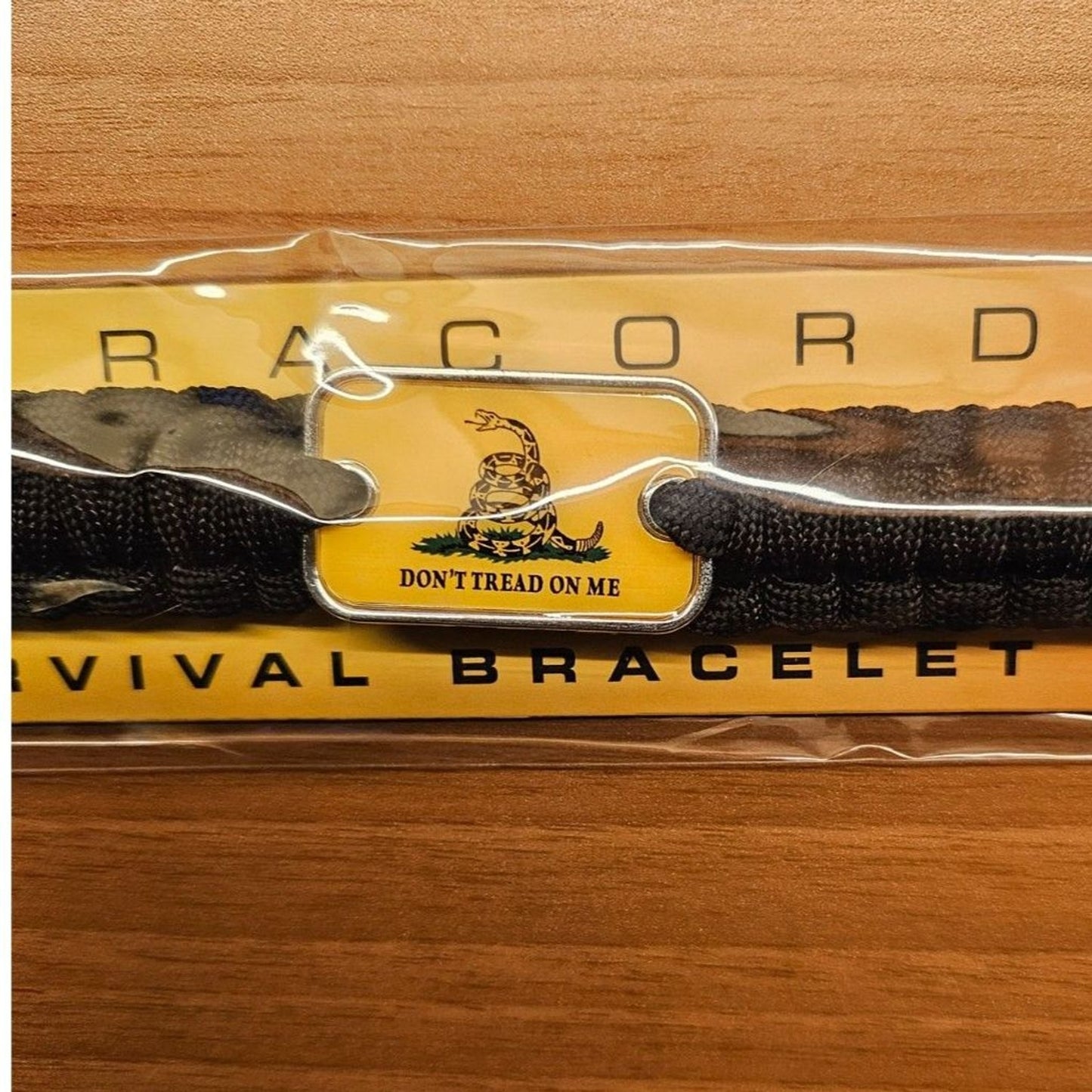 "Don't Tread On Me" - Paracord Survival Bracelet - Mount Vernon - Factory Sealed