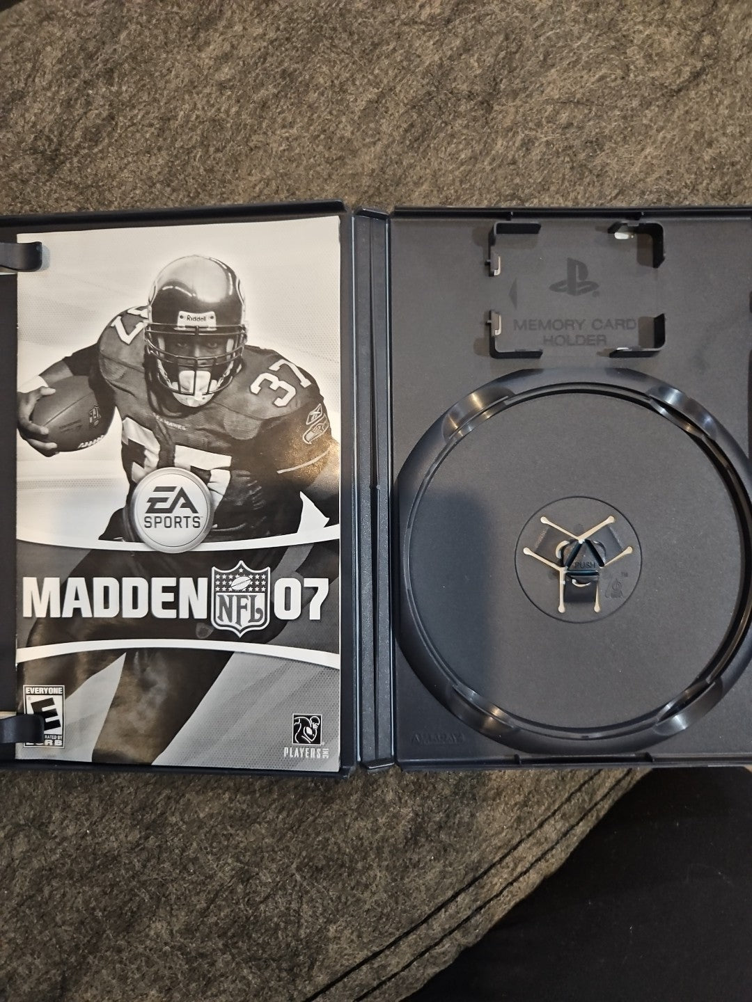 Madden NFL 07 (PS2) No Game. Case + Manual + Insert