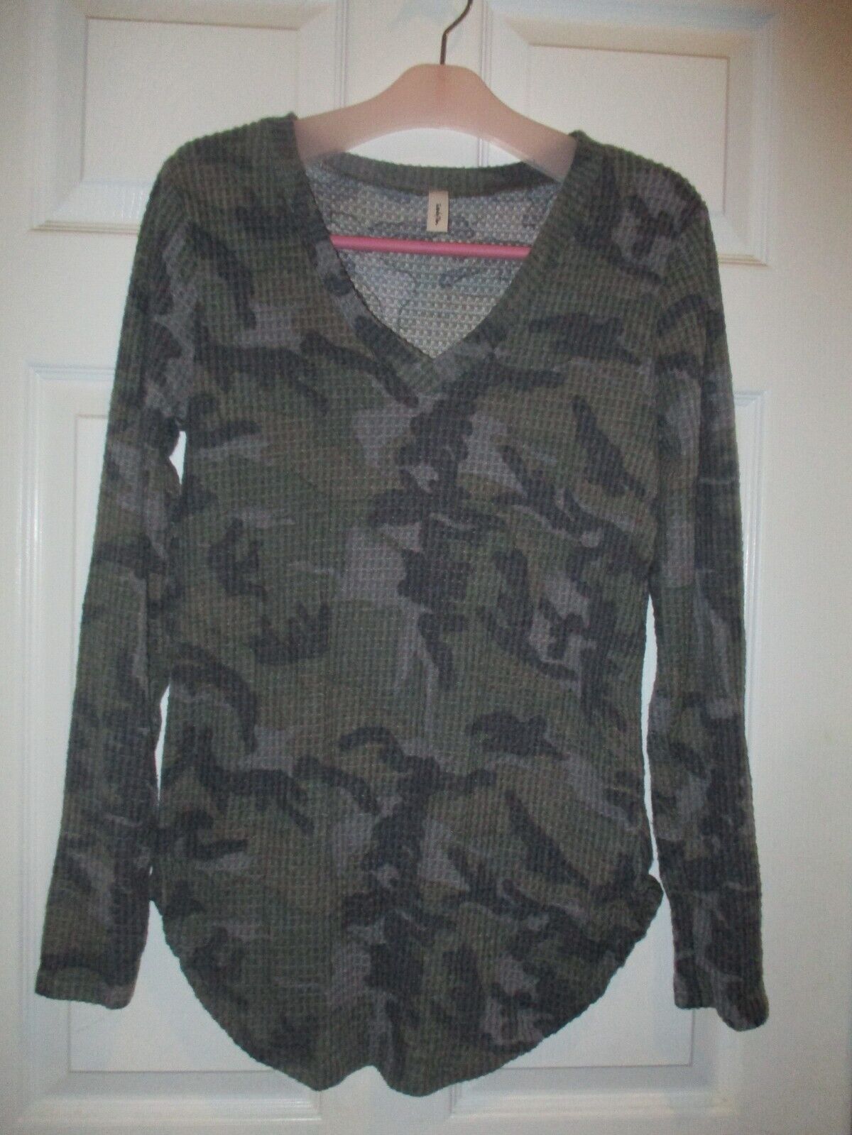 Twenty Ten Waffle Knit Camo Long Sleeve Top Small NEW