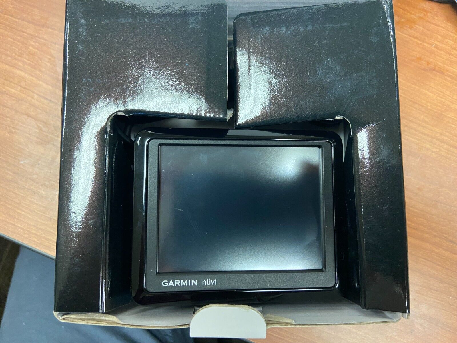 Garmin nuvi 1260 T GPS 32GB + Data + Charger + Mount + 2022 Maps Bundled