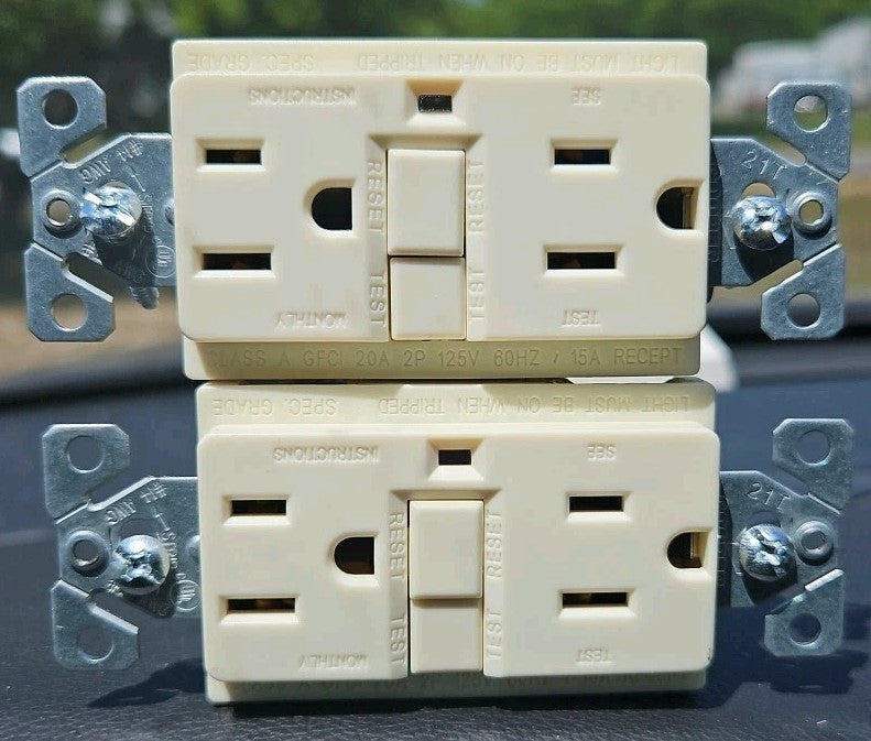 Qty= 2 X Cooper XGF15A GFCI 15A 125v Receptacle. 2 Pole 20A Feed Open Box