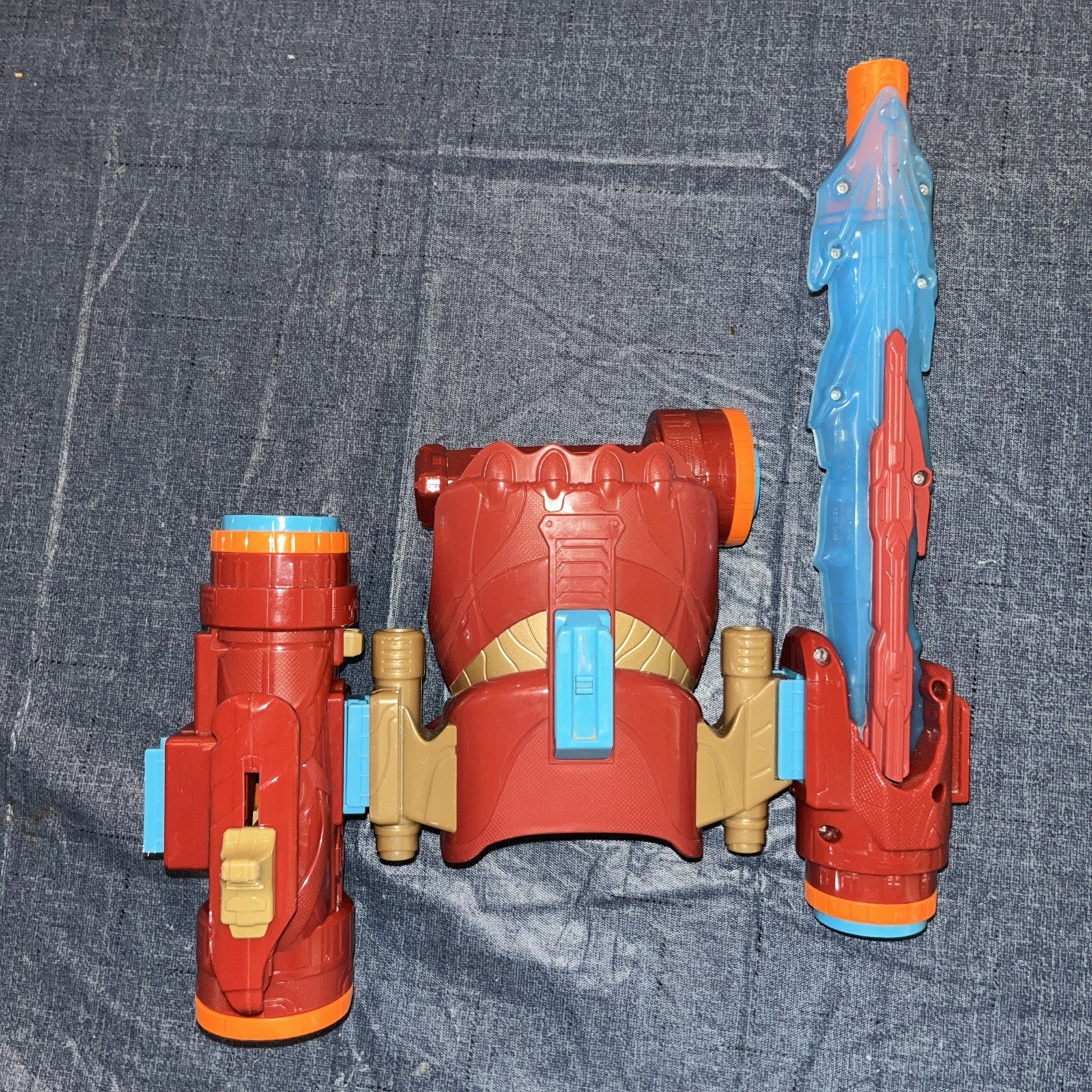 Marvel Avengers: Infinity War Nerf Iron Man Assembler Gear. 