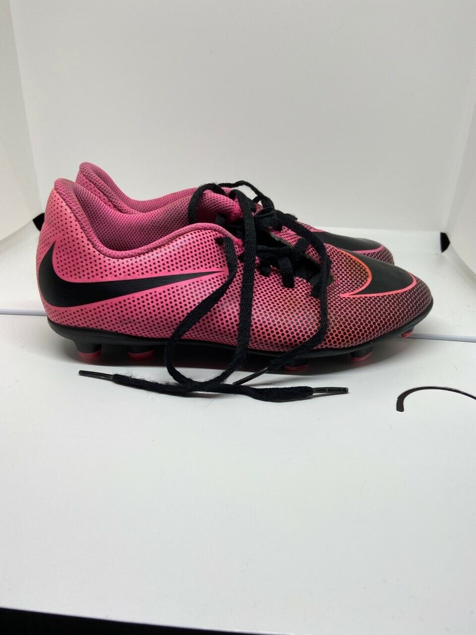Nike Bravata II Soccer Cleats size 3Y