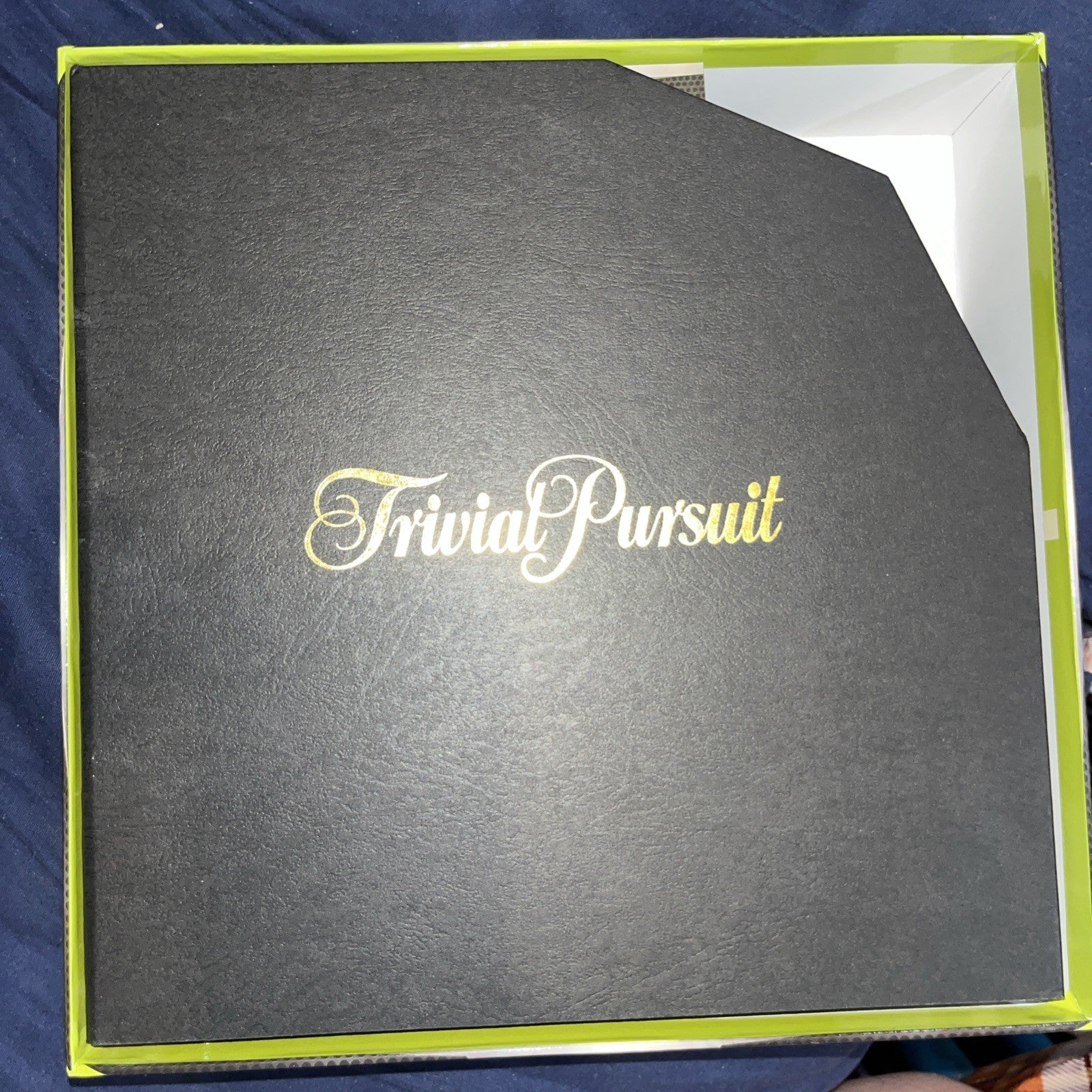 Hasbro Trivial Pursuit Digital Choice Game 25th Anniversary Edition EUC Working