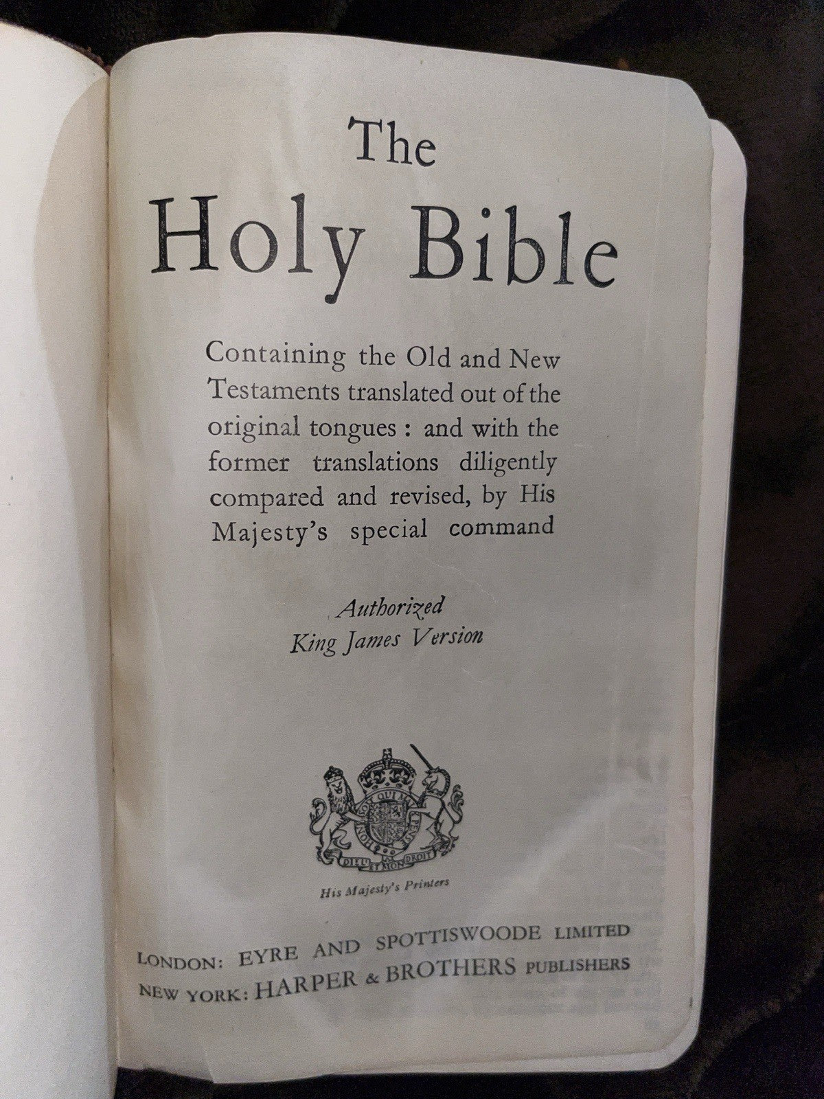 Holy Bible / Science And Health With Key To The Scriptures (Soft Cover) In Case